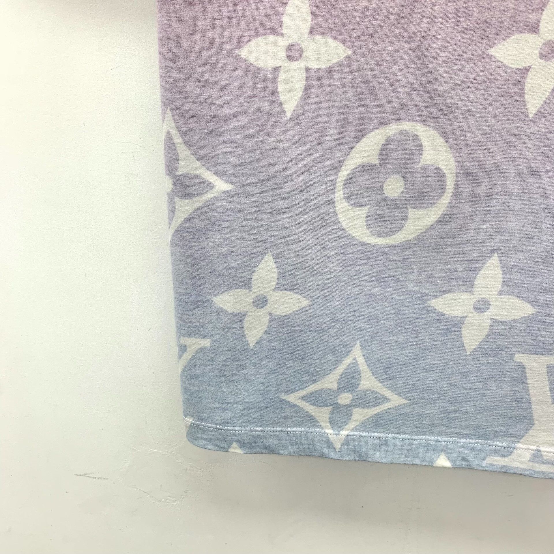 Louis Vuitton Louis Vuitton Gradient Monogram Chain T-Shirt XS Size XS / US 0-2 / IT 36-38 - 5 Thumbnail
