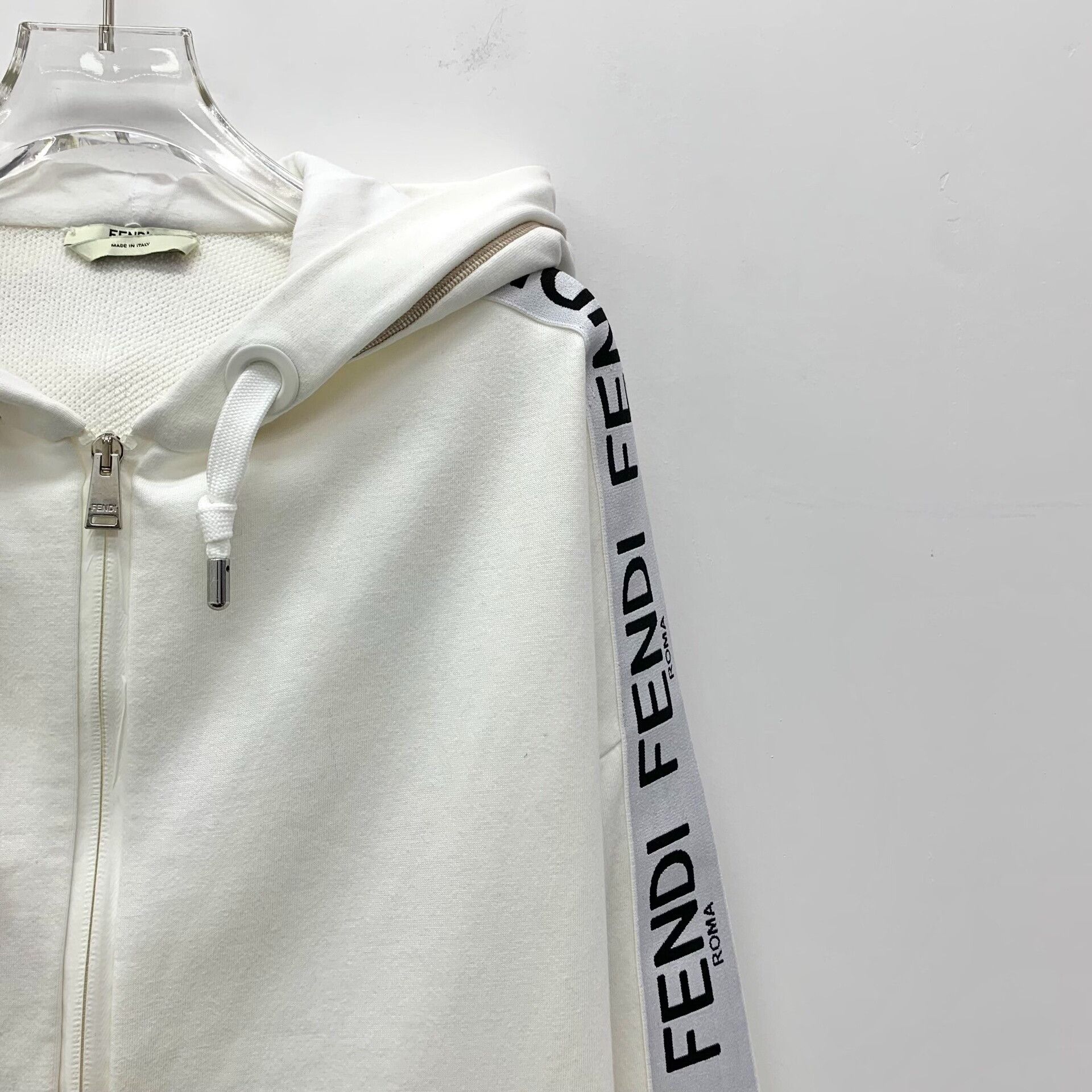 Fendi Fendi Side Logo Tape Zip-up Hoodie White XS Size US XS / EU 42 / 0 - 4 Thumbnail