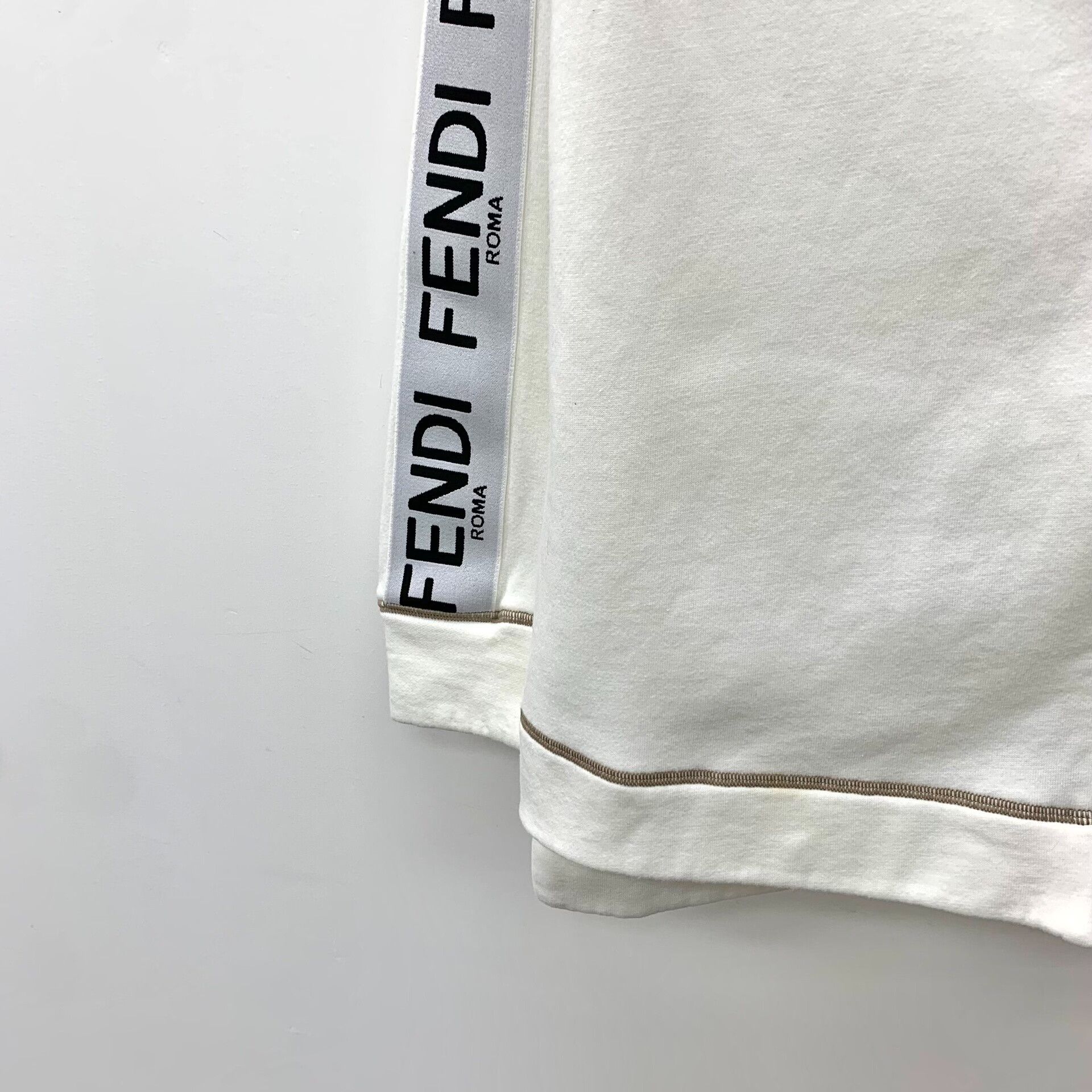 Fendi Fendi Side Logo Tape Zip-up Hoodie White XS Size US XS / EU 42 / 0 - 5 Thumbnail