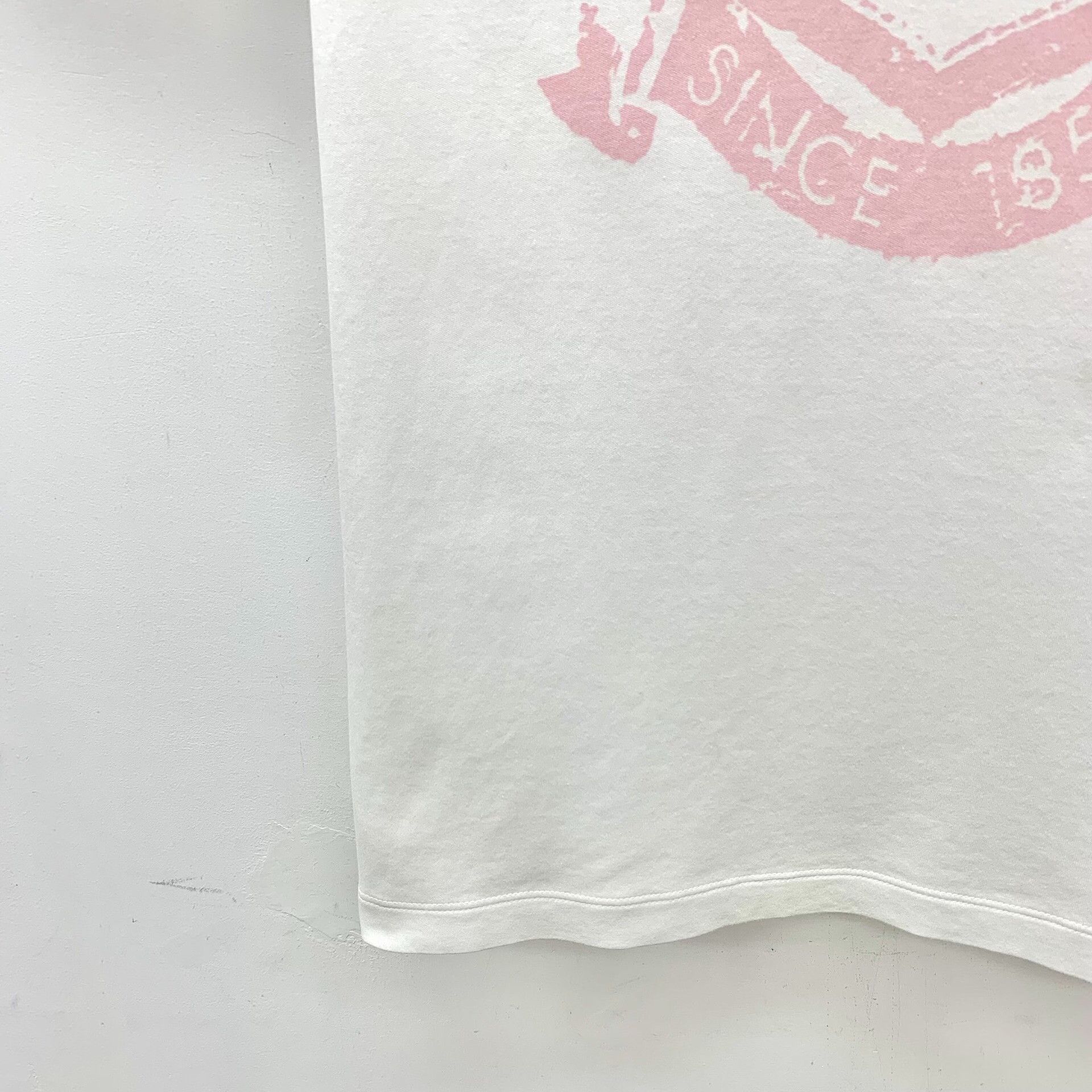 Louis Vuitton Louis Vuitton Chain Detail Graphic Logo T-Shirt M Size US M / EU 48-50 / 2 - 5 Thumbnail