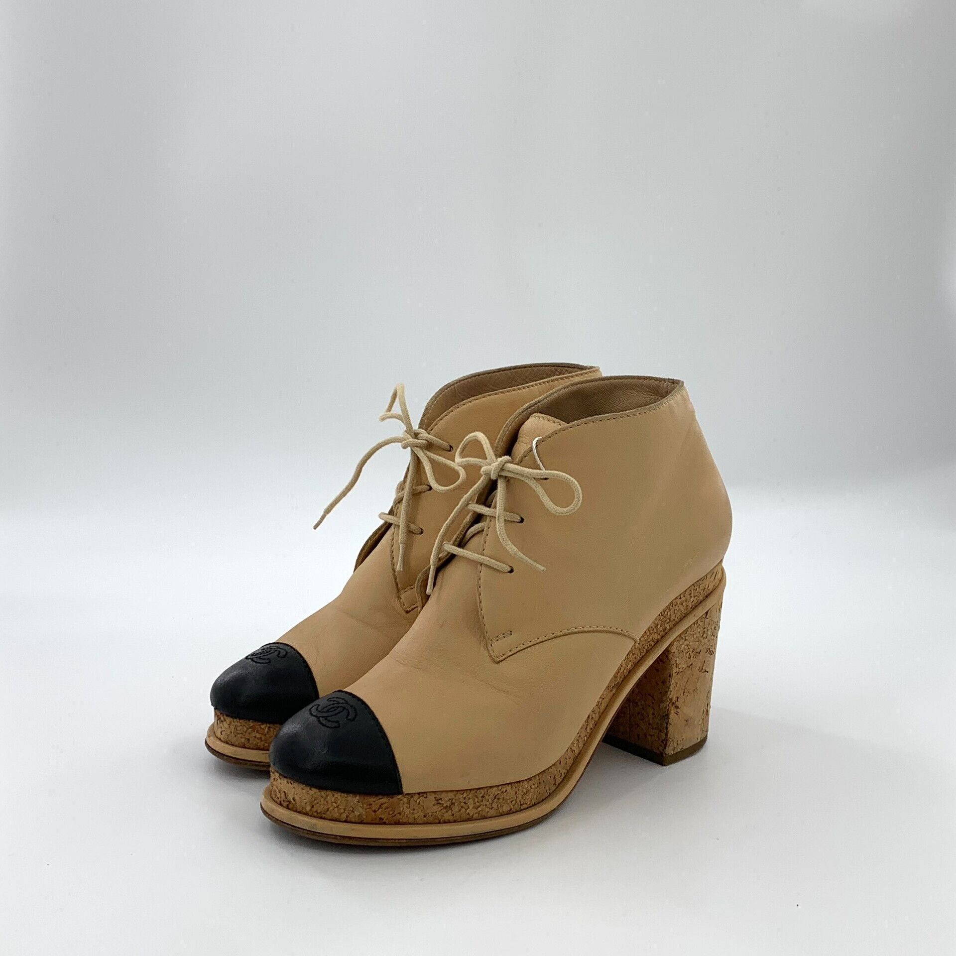 Chanel Chanel CC Logo Cork Platform Ankle Boots EU 37.5 Size US 7.5 / IT 37.5 - 2 Thumbnail