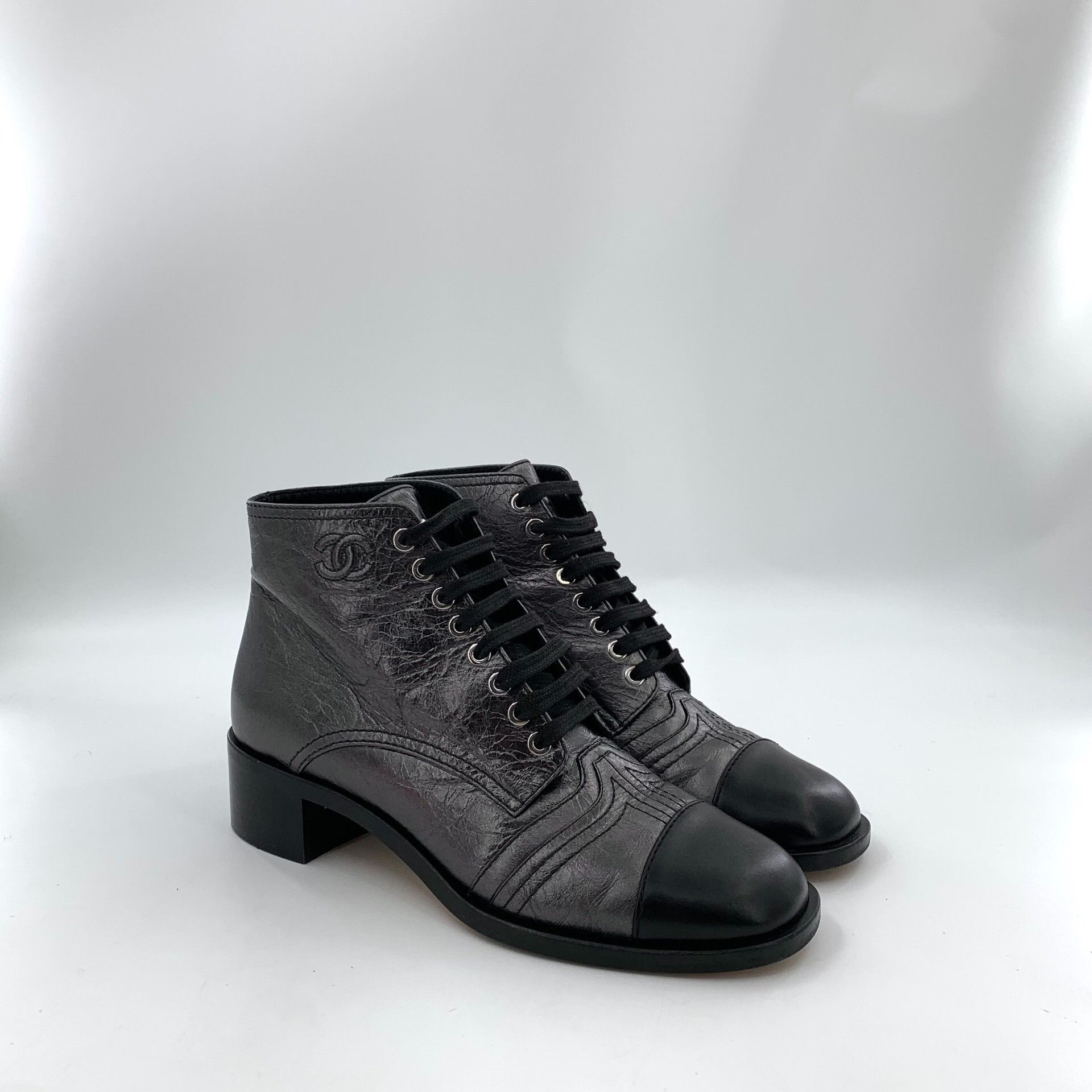 Chanel Chanel Cap Toe Leather Lace-Up Boots EU 39 Size US 9 / IT 39 - 3 Thumbnail
