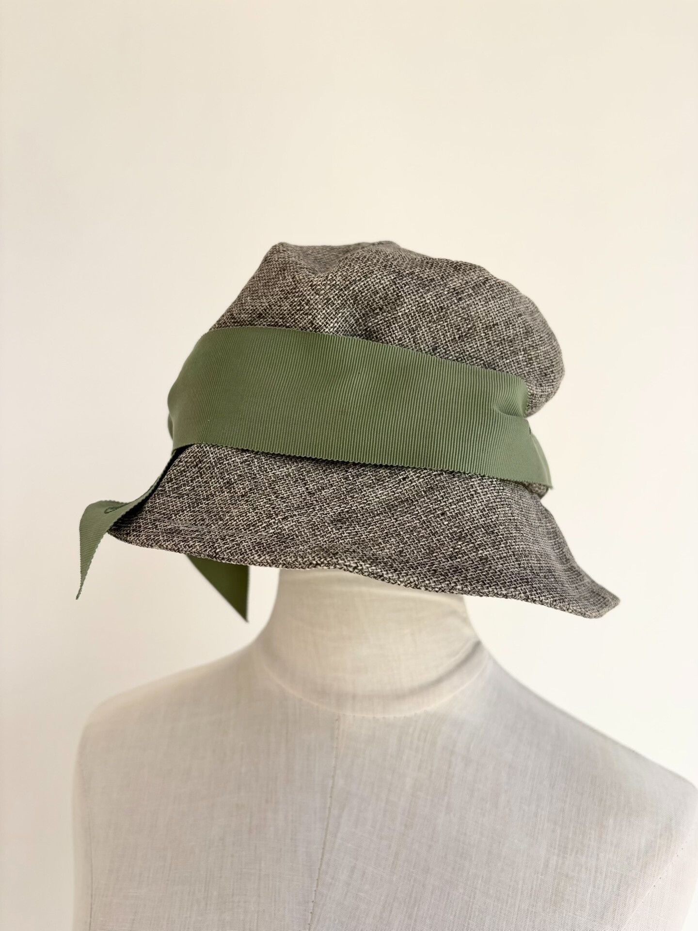 Vivienne Westwood Vivienne Westwood Gray Saturn Bow Hat Size ONE SIZE - 3 Thumbnail