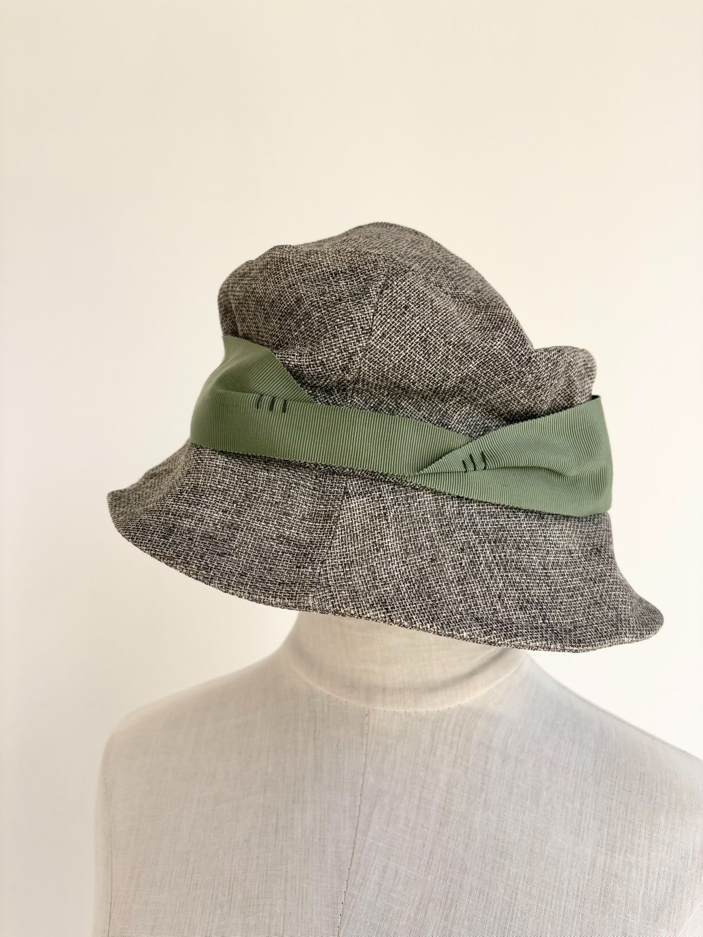 Vivienne Westwood Vivienne Westwood Gray Saturn Bow Hat Size ONE SIZE - 4 Thumbnail