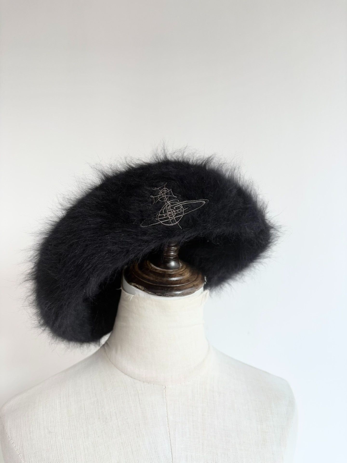 Vivienne Westwood Vivienne Westwood Vintage Black Faux Fur Beret Size ONE SIZE - 5 Thumbnail
