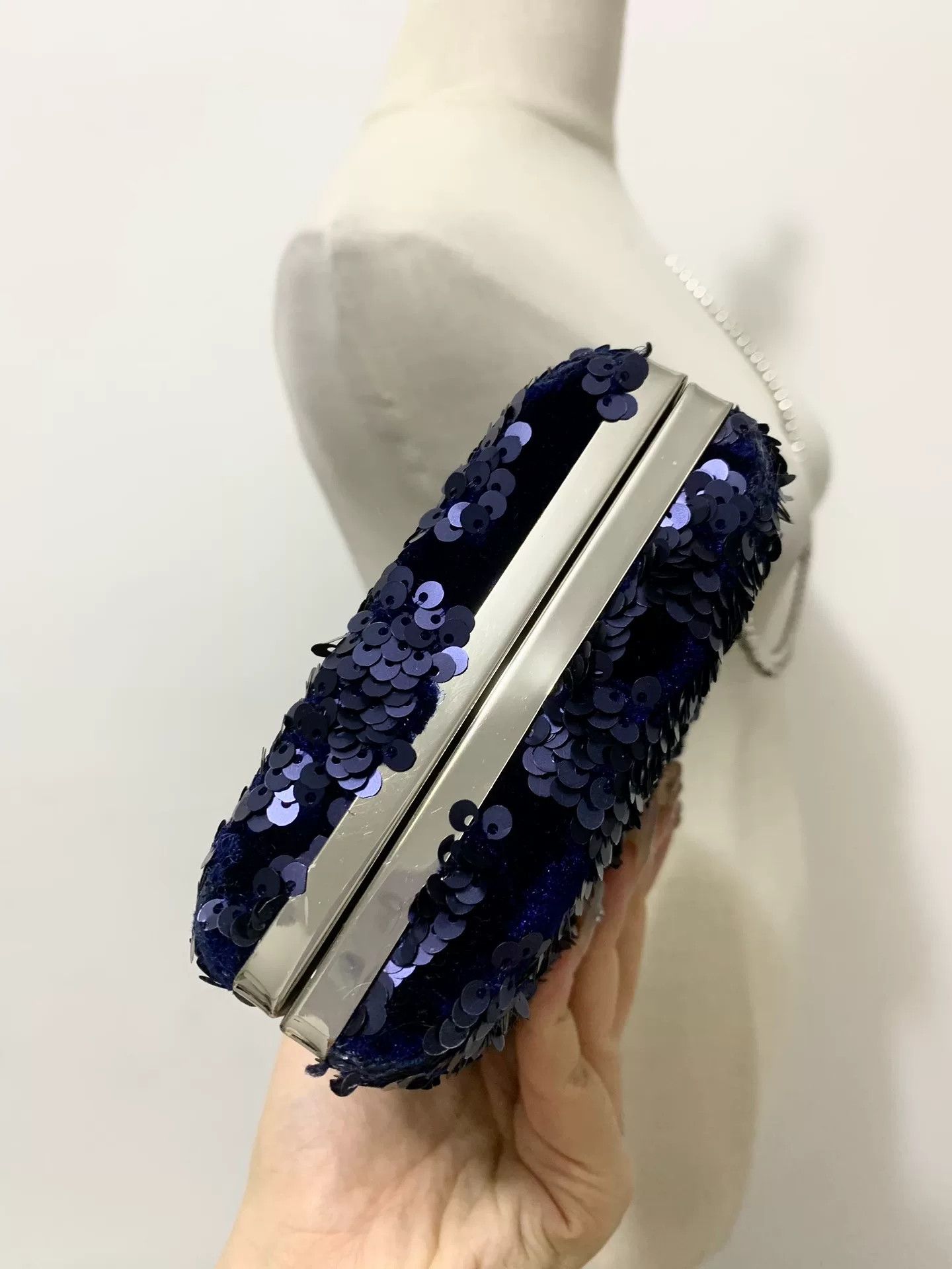Vivienne Westwood Vivienne Westwood Sapphire Sequin Saturn Clutch Size ONE SIZE - 8 Thumbnail
