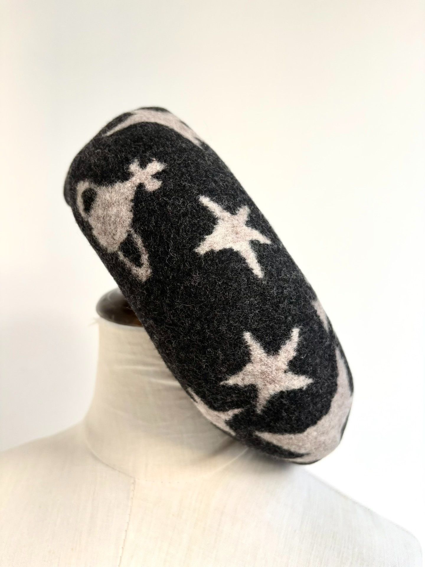 Vivienne Westwood Vivienne Westwood Vintage Saturn Star Beret Size ONE SIZE - 2 Thumbnail
