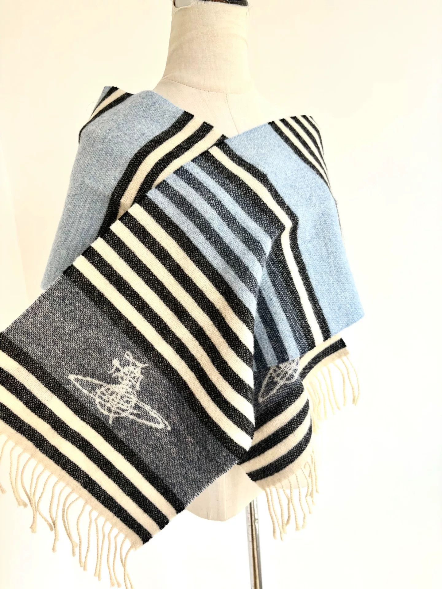 Vivienne Westwood Vivienne Westwood Double-Sided Gray Stripe Wool Scarf Size ONE SIZE - 4 Thumbnail