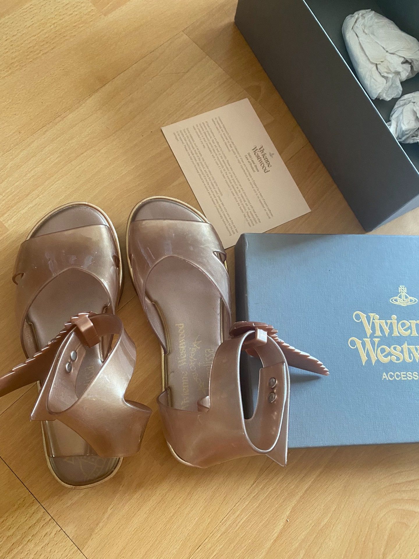Vivienne Westwood Vivienne Westwood Gold Wing Sandals Size US 6 / IT 36 - 2 Thumbnail