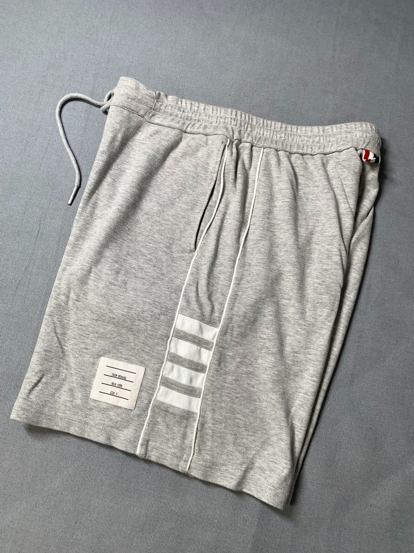 Thom Browne Thom Browne Classic Gray Four-Bar Shorts Size US 26 / EU 42 - 4 Thumbnail