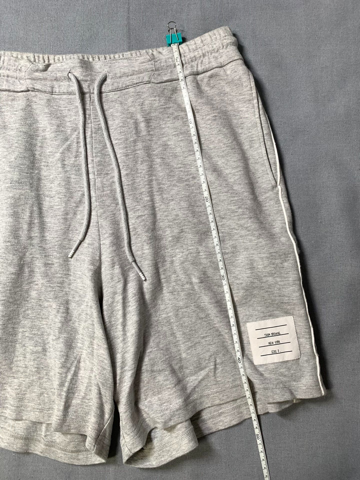 Thom Browne Thom Browne Classic Gray Four-Bar Shorts Size US 26 / EU 42 - 7 Thumbnail