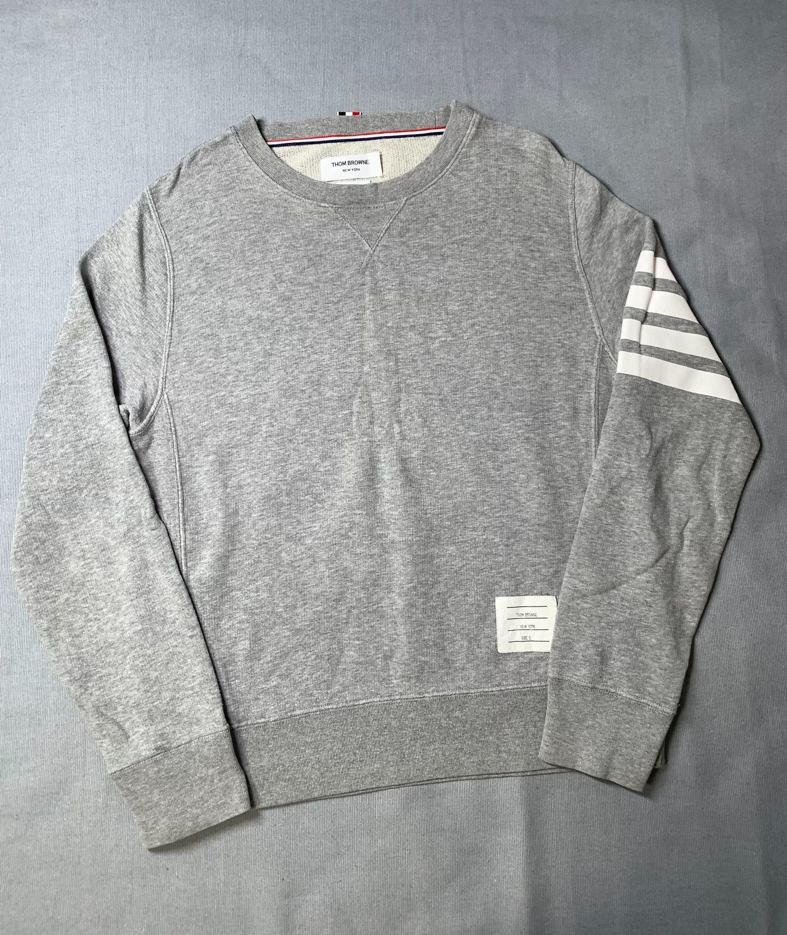 Thom Browne Thom Browne Gray Four-Stripe Sweatshirt Size US M / EU 48-50 / 2 - 2 Thumbnail