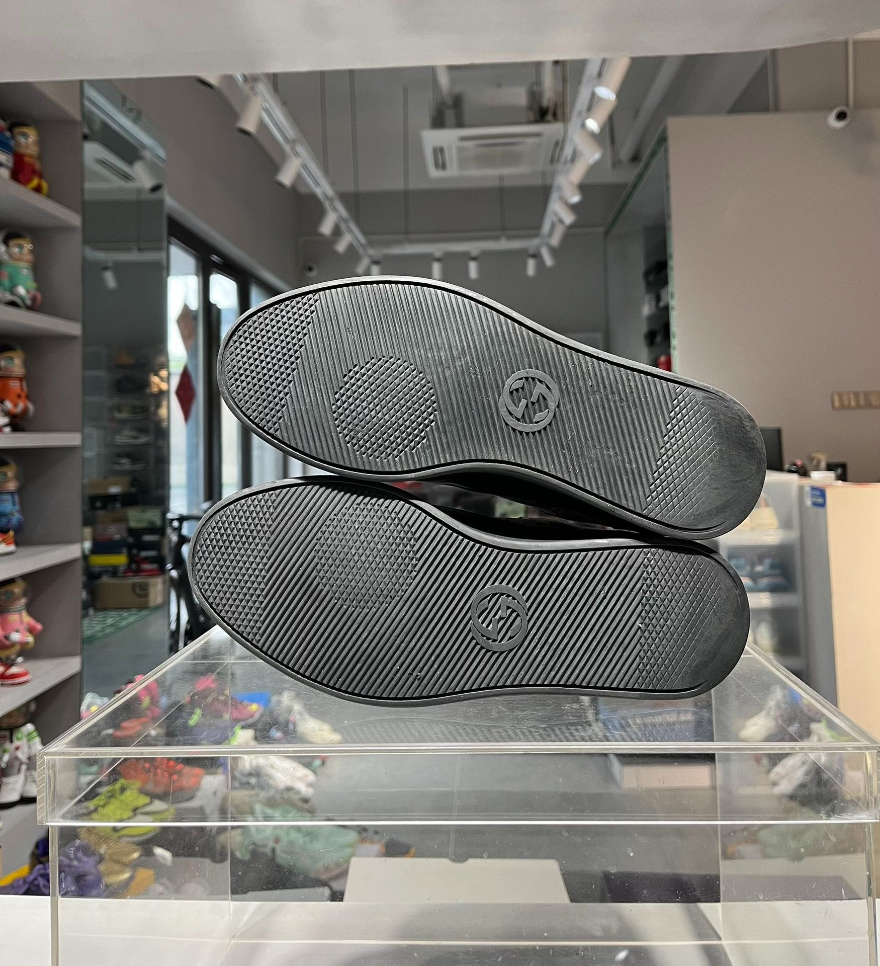 Gucci Gucci Lowtop Sneakers 6.5 Men Size US 6.5 / EU 39-40 - 7 Thumbnail