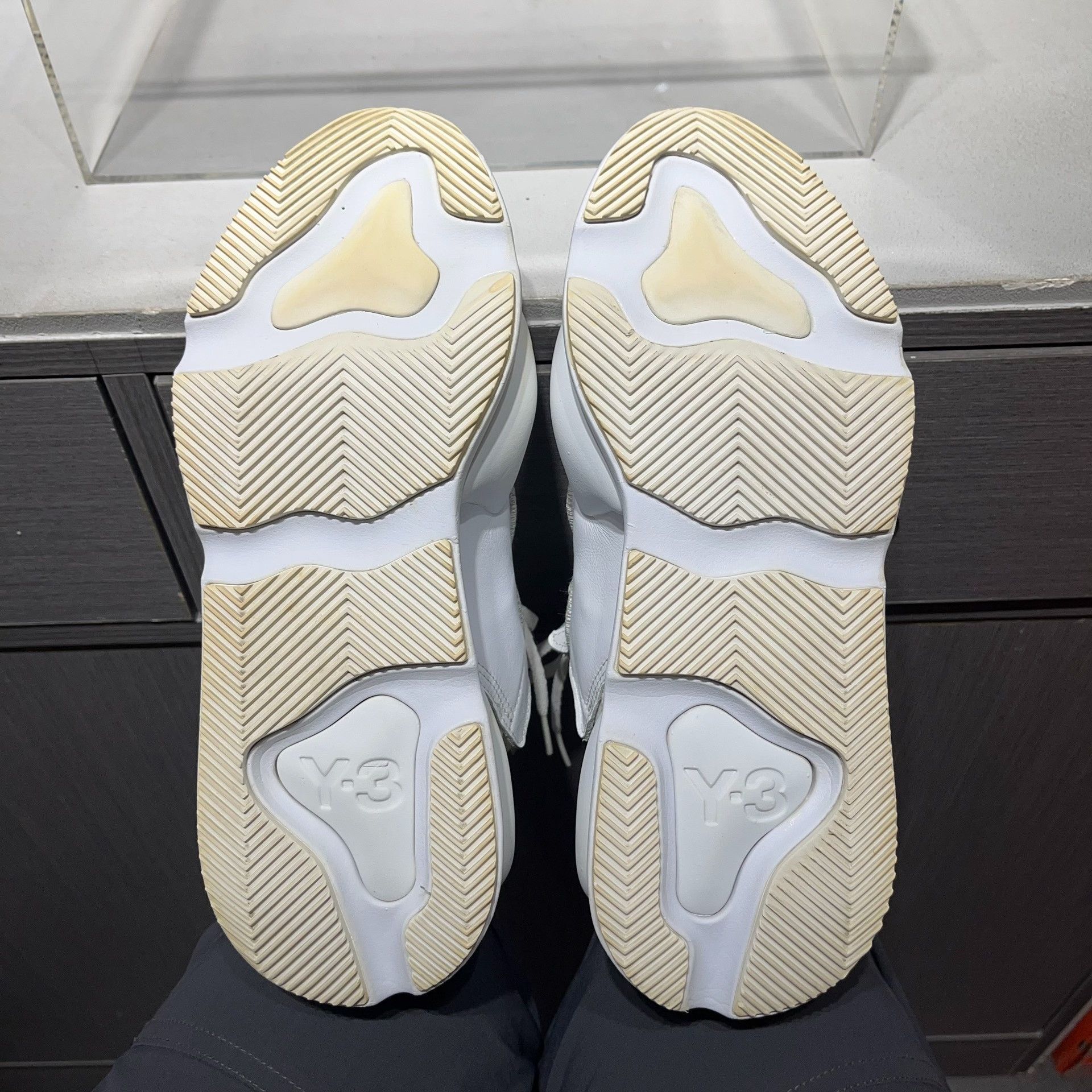 Y-3 Y-3 White Lowtop Sneakers 9 Men Size US 9 / EU 42 - 8 Thumbnail