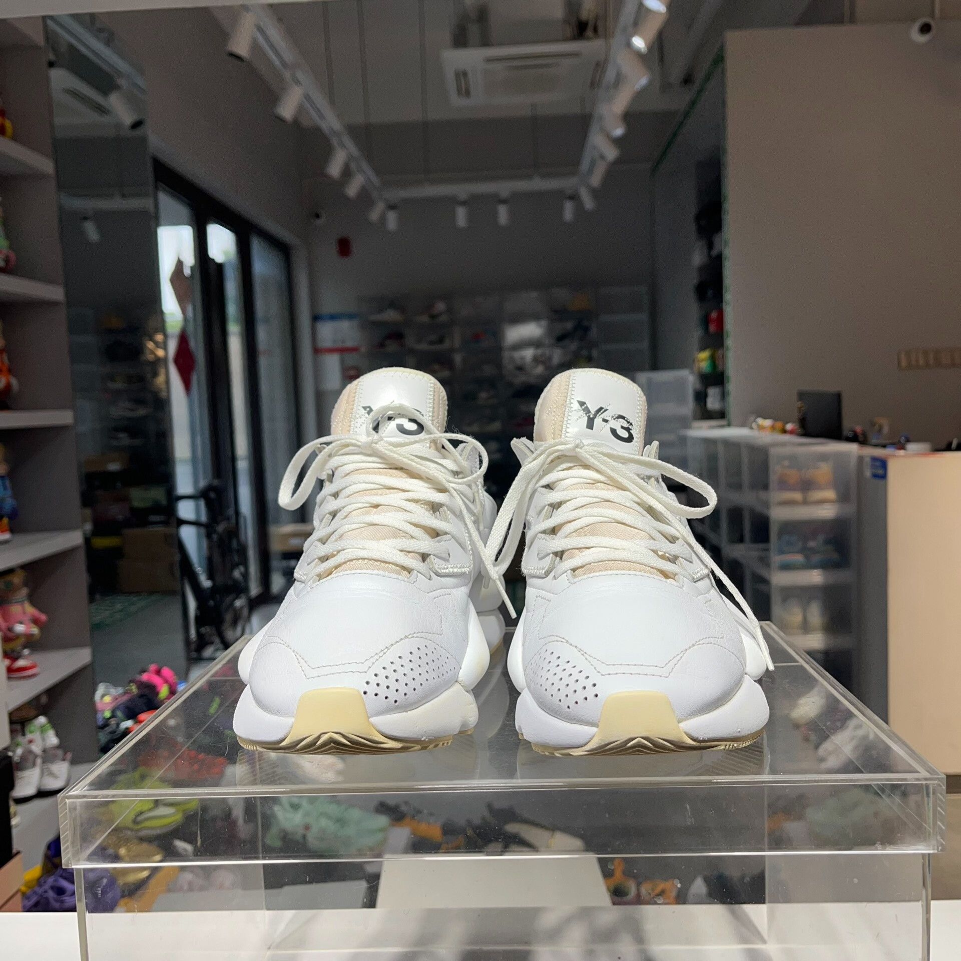 Y-3 Y-3 White Lowtop Sneakers 9 Men Size US 9 / EU 42 - 2 Thumbnail