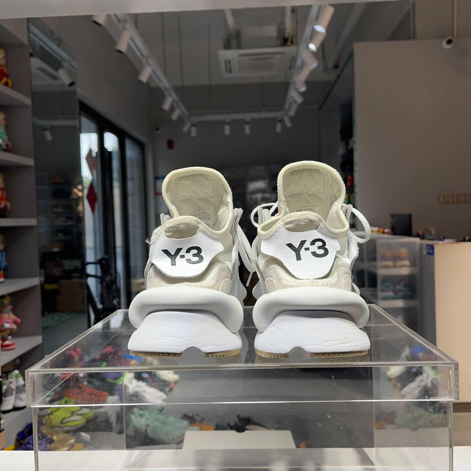 Y-3 Y-3 White Lowtop Sneakers 9 Men Size US 9 / EU 42 - 4 Thumbnail
