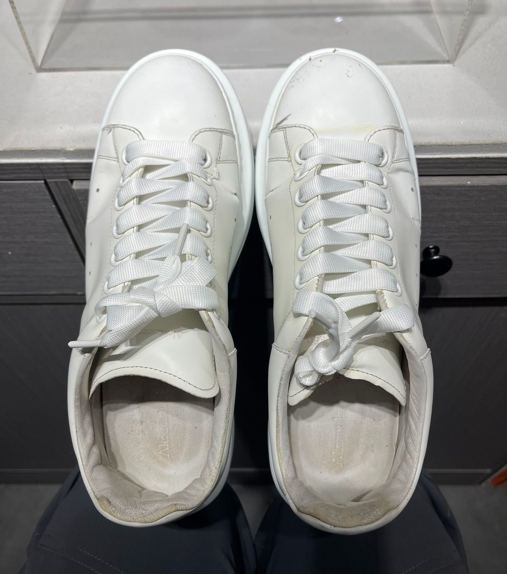 Alexander McQueen Alexander McQueen White Lowtop Sneakers 9 Men Size US 9 / EU 42 - 8 Thumbnail