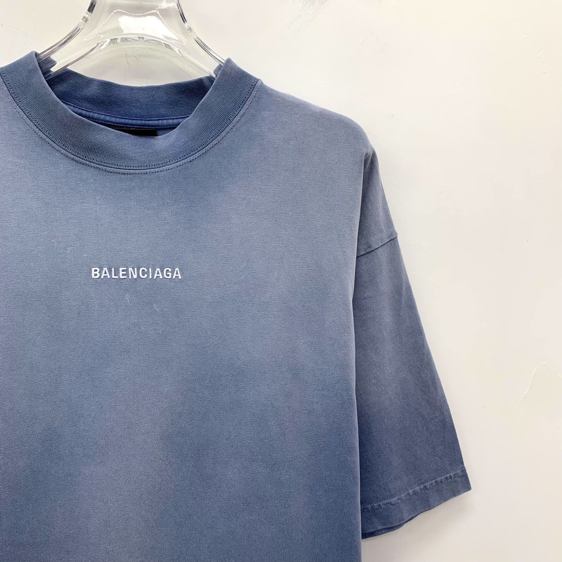 Balenciaga Balenciaga Gradient Wash Embroidered T-Shirt XXS Size US XXS / EU 40 - 4 Thumbnail