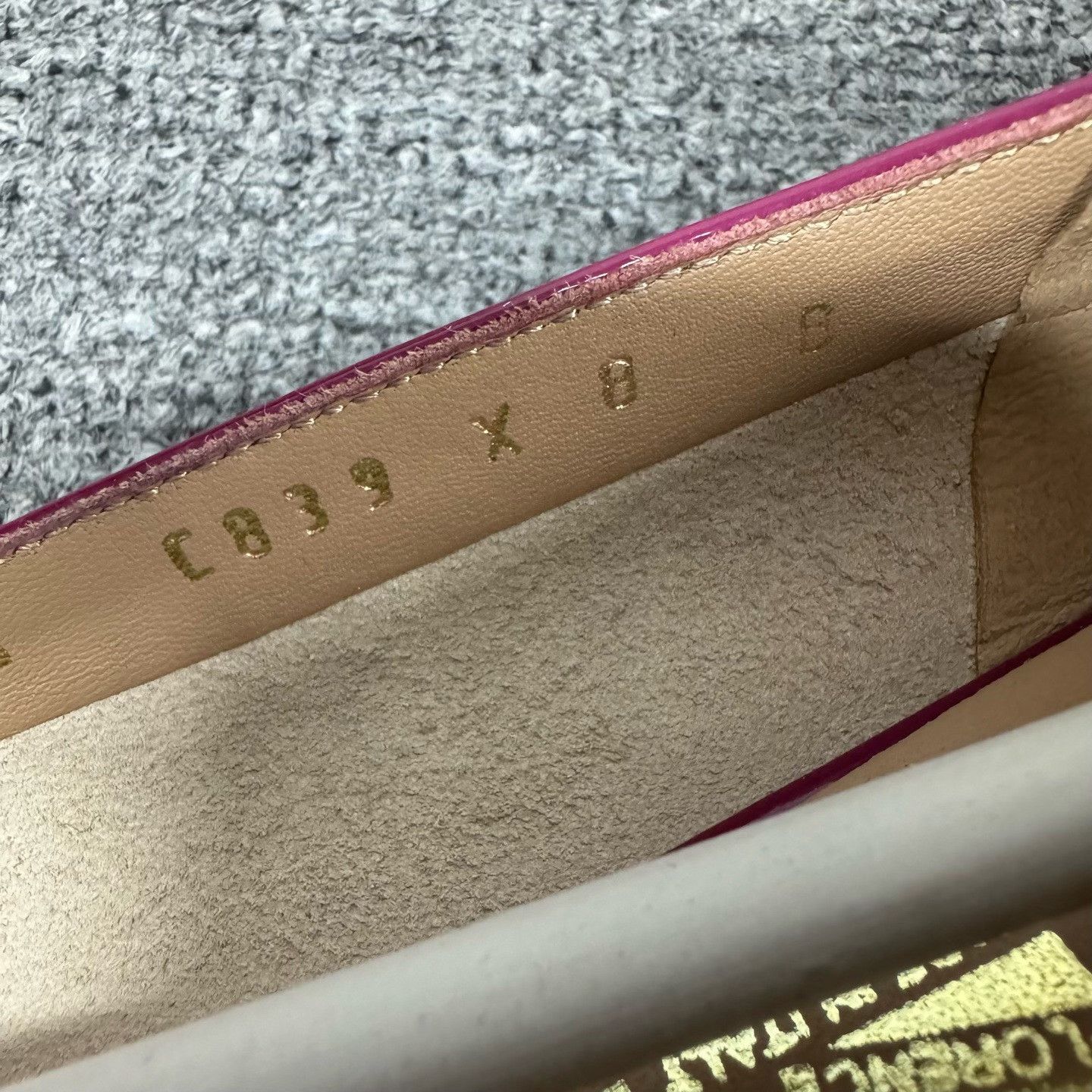 Salvatore Ferragamo Ferragamo Magenta Patent Leather Vara Heels 6 Size US 6 / IT 36 - 8 Thumbnail