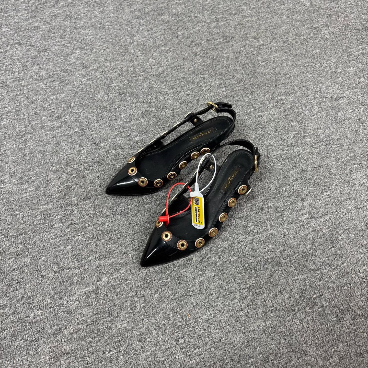Louis Vuitton Louis Vuitton Eyelet Patent Leather Heels 36.5 Size US 6.5 / IT 36.5 - 2 Thumbnail