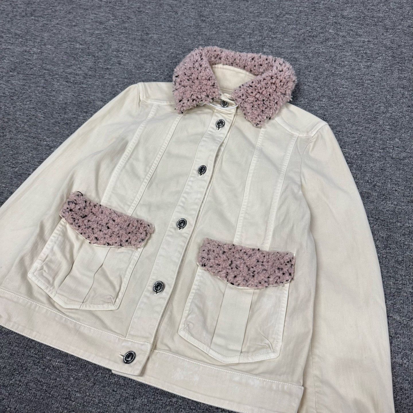 Chanel Chanel Bouclé Wool Collar Silk Jacket Size 34 Size XS / US 0-2 / IT 36-38 - 5 Thumbnail