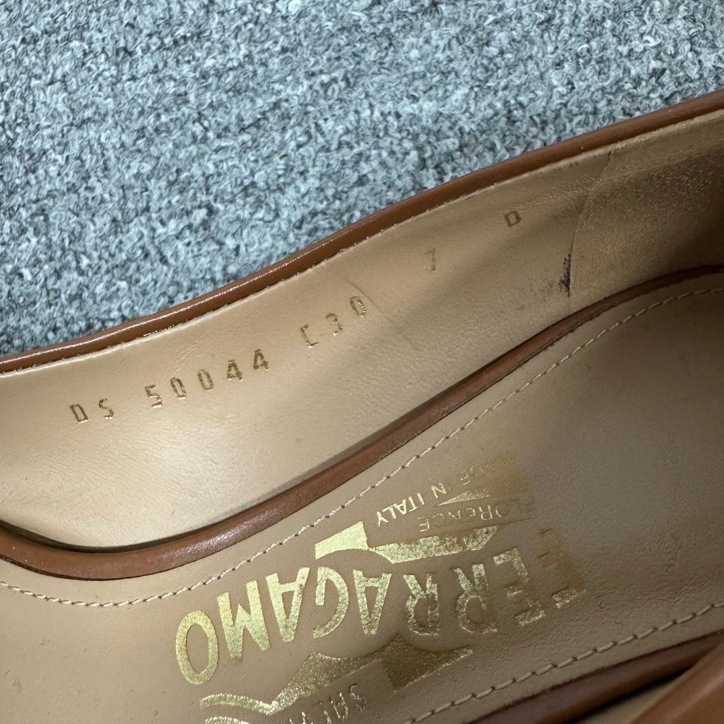 Salvatore Ferragamo Ferragamo Pointed Leather Pumps Size 37 Size US 7 / IT 37 - 8 Thumbnail