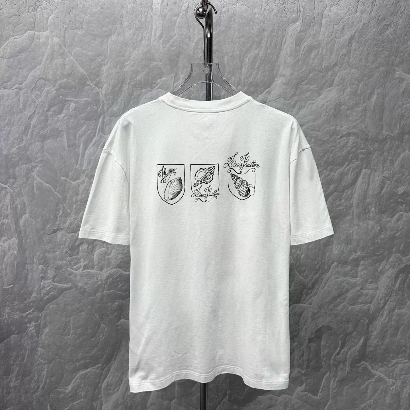 Louis Vuitton Louis Vuitton Seashell Graphic FW24 T-Shirt XL Size US XL / EU 56 / 4 - 5 Thumbnail
