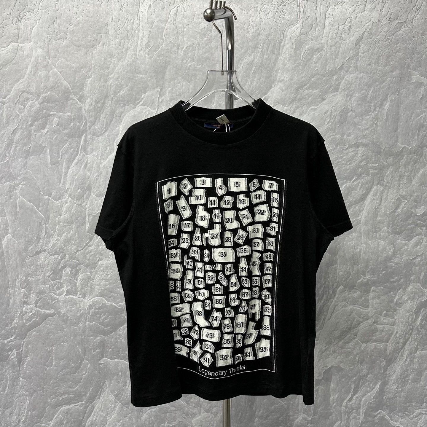 Louis Vuitton Louis Vuitton Legendary Trunks Graphic T-Shirt XS Size US XS / EU 42 / 0 - 2 Thumbnail