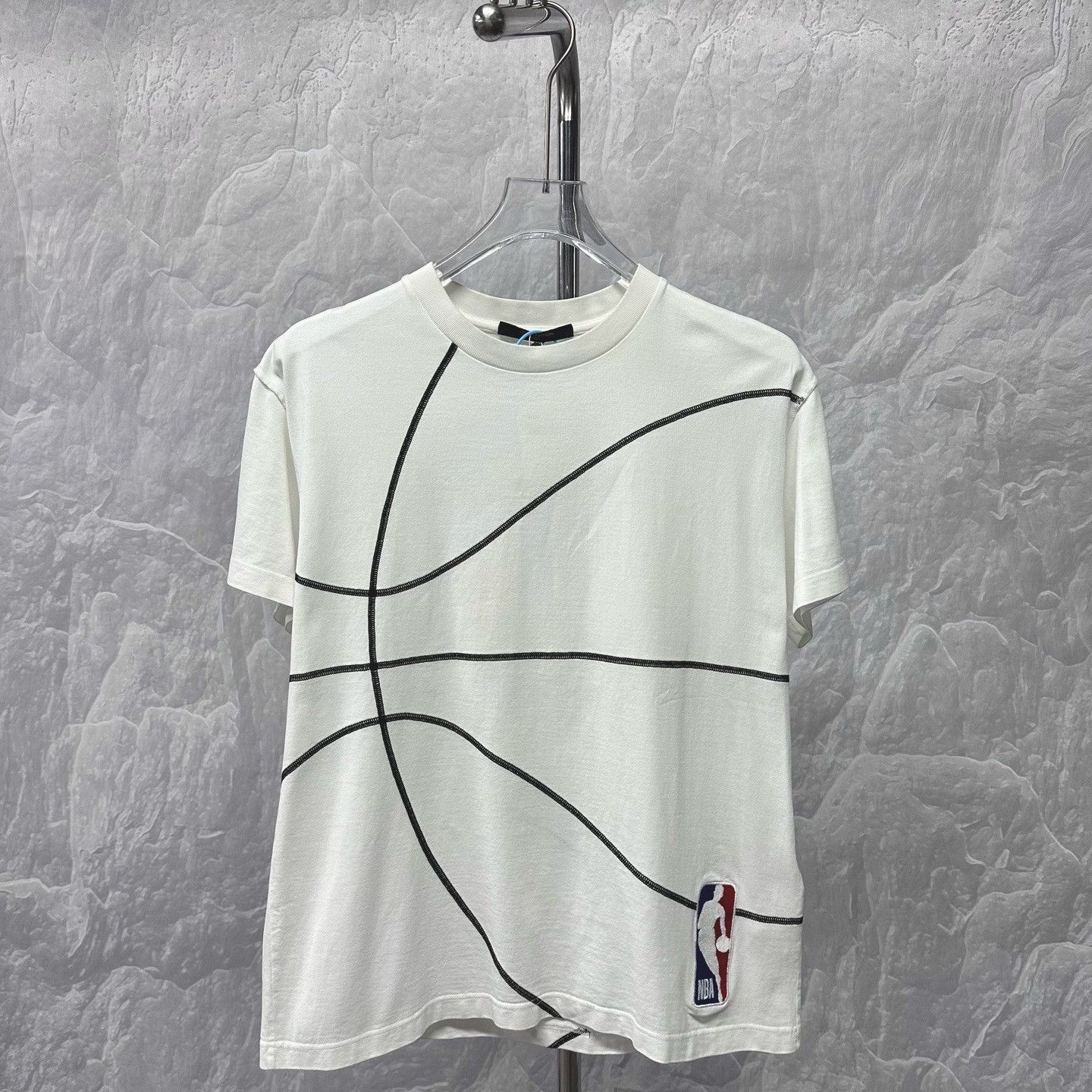 Louis Vuitton Louis Vuitton x NBA Basketball Seam T-Shirt S Size US S / EU 44-46 / 1 - 2 Thumbnail