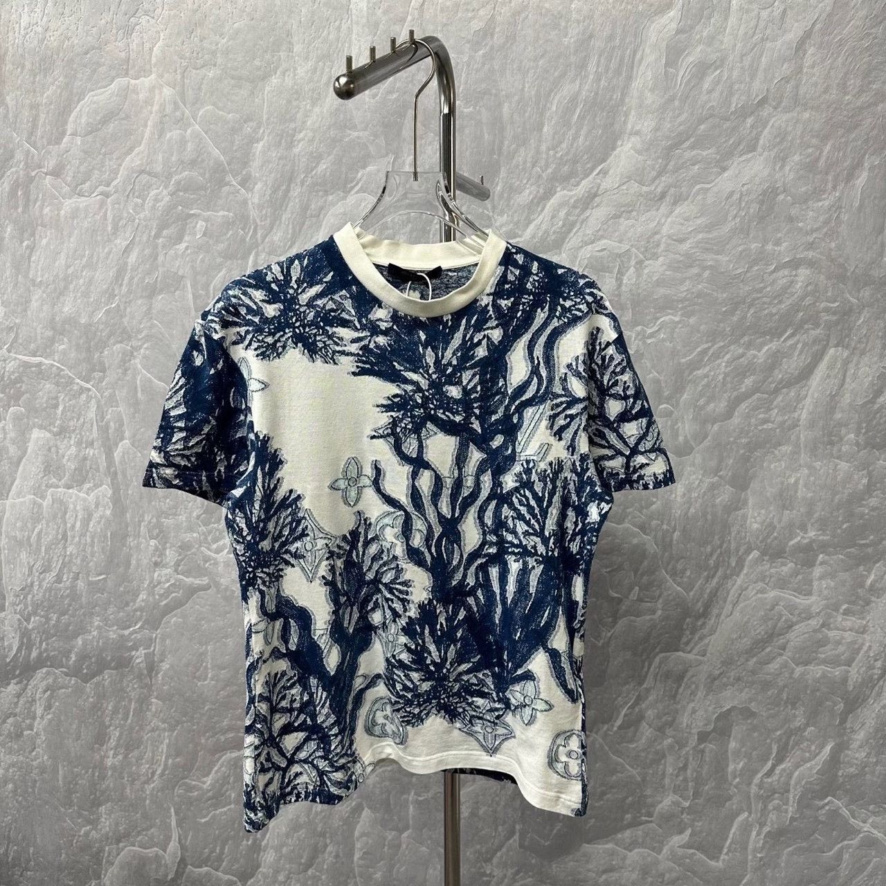 Louis Vuitton Louis Vuitton Seaweed Print Knit T-Shirt M Size US M / EU 48-50 / 2 - 2 Thumbnail