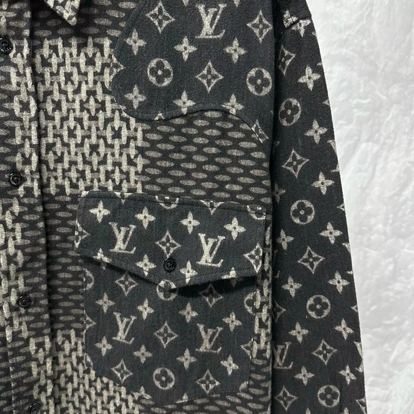 Louis Vuitton Louis Vuitton x Nigo Patchwork Monogram Shirt XS Size US XS / EU 42 / 0 - 4 Thumbnail