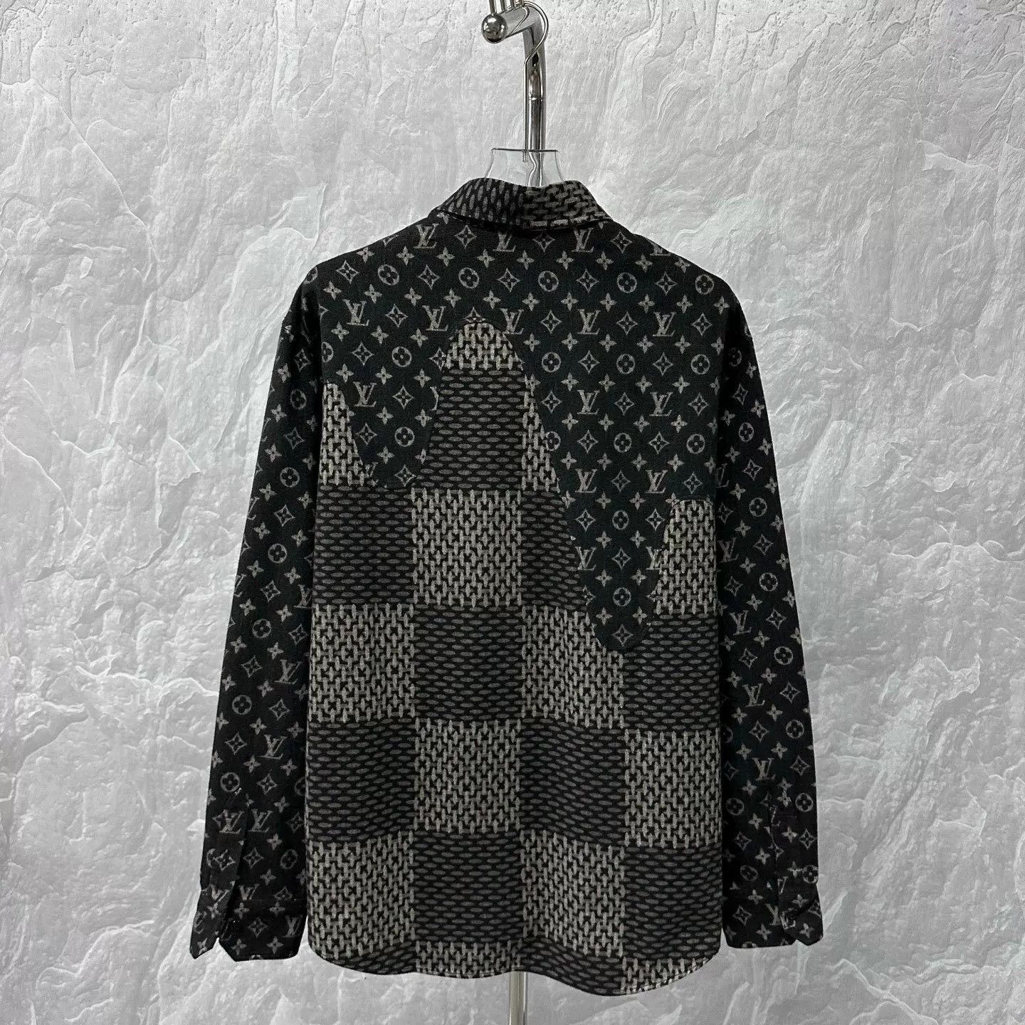 Louis Vuitton Louis Vuitton x Nigo Patchwork Monogram Shirt XS Size US XS / EU 42 / 0 - 5 Thumbnail