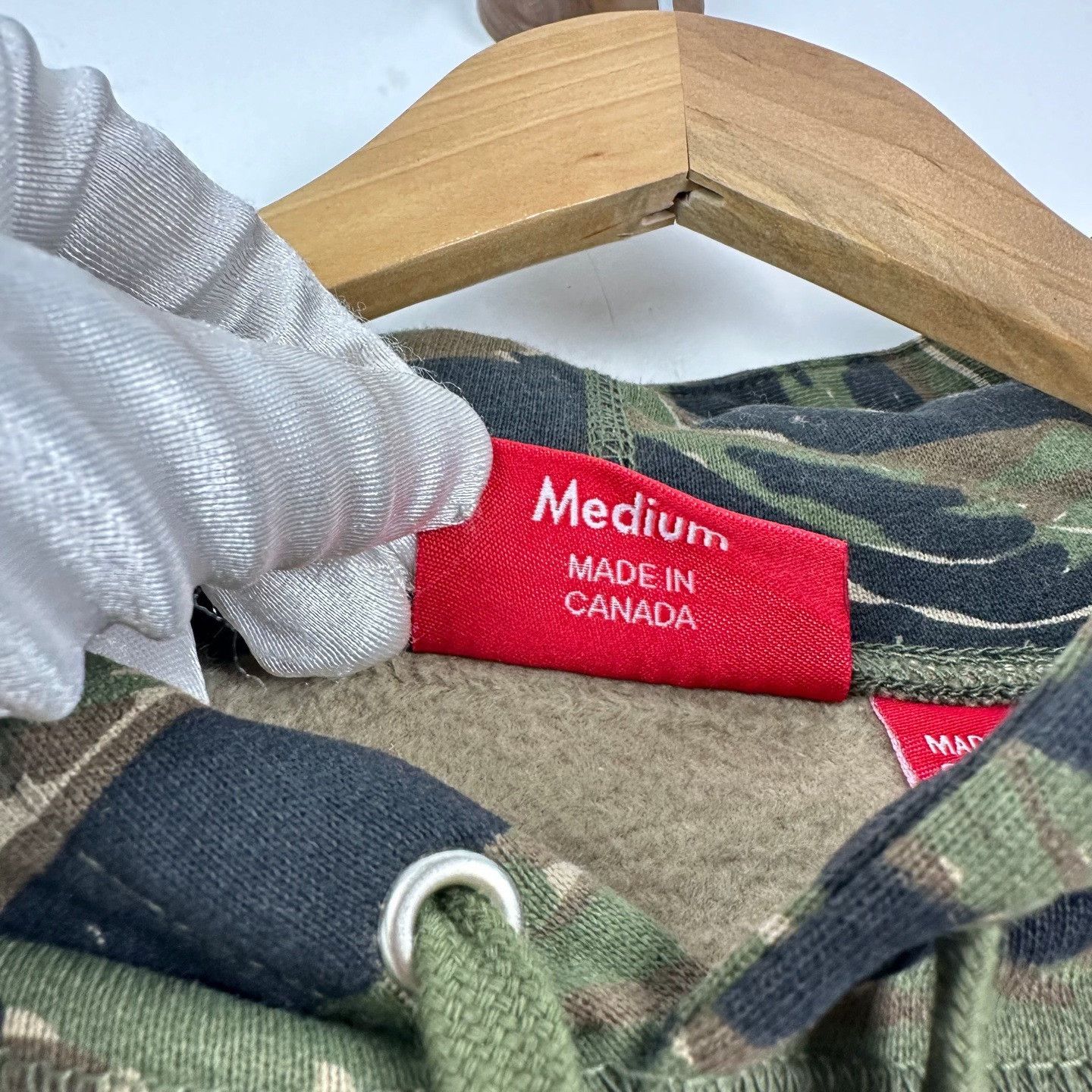 Supreme Supreme Tiger Camo Hooded Sweatshirt Size M Size US M / EU 48-50 / 2 - 7 Thumbnail