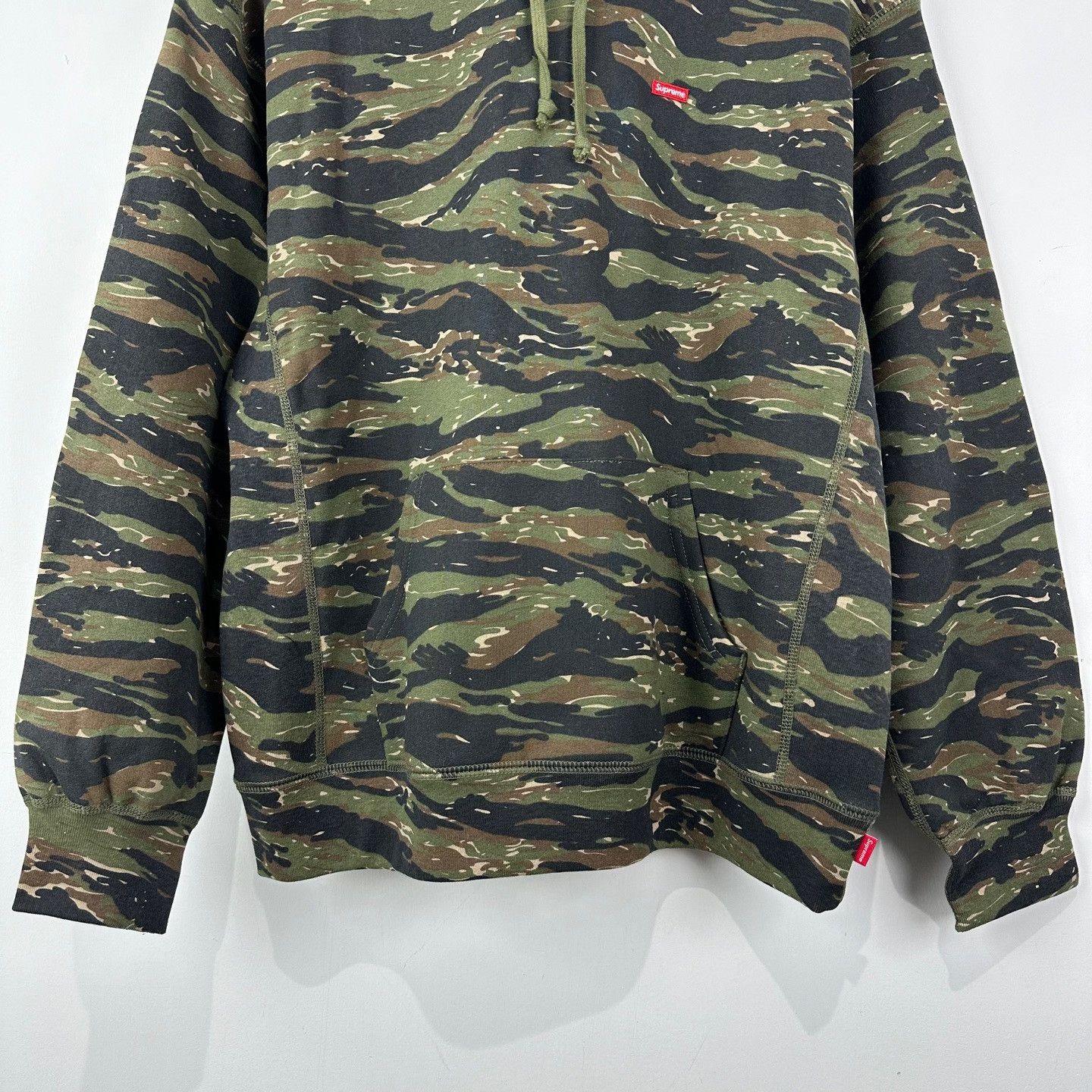 Supreme Supreme Tiger Camo Hooded Sweatshirt Size M Size US M / EU 48-50 / 2 - 5 Thumbnail