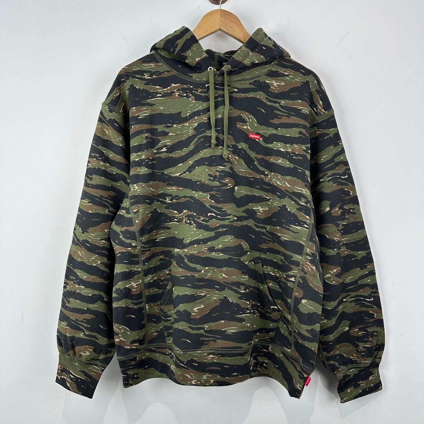 Supreme Supreme Tiger Camo Hooded Sweatshirt Size M Size US M / EU 48-50 / 2 - 2 Thumbnail