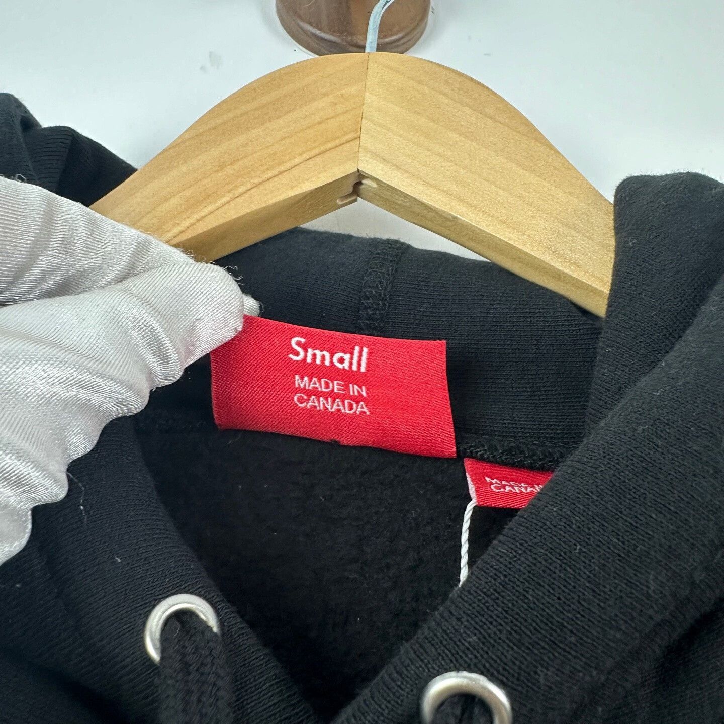 Supreme Supreme Studded Logo Hoodie Size S Size US S / EU 44-46 / 1 - 6 Thumbnail