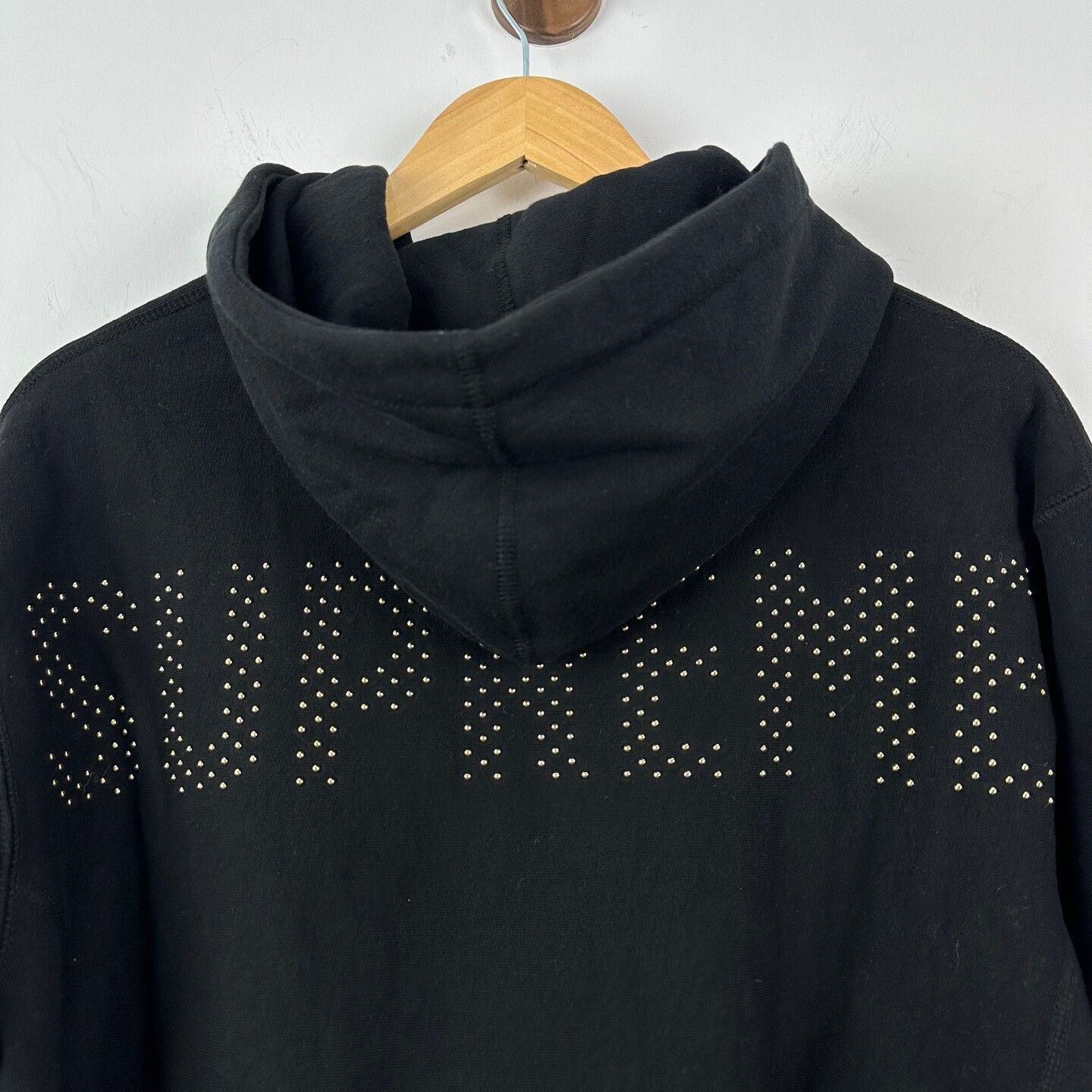 Supreme Supreme Studded Logo Hoodie Size S Size US S / EU 44-46 / 1 - 5 Thumbnail