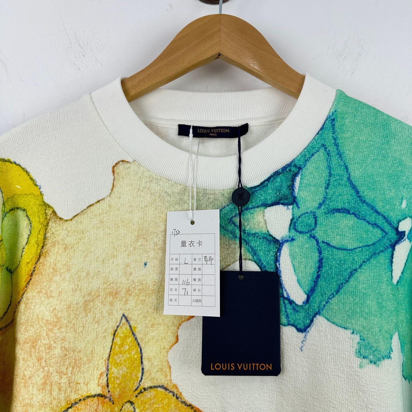 Louis Vuitton Louis Vuitton Watercolor Monogram Sweatshirt Size L Size US L / EU 52-54 / 3 - 4 Thumbnail