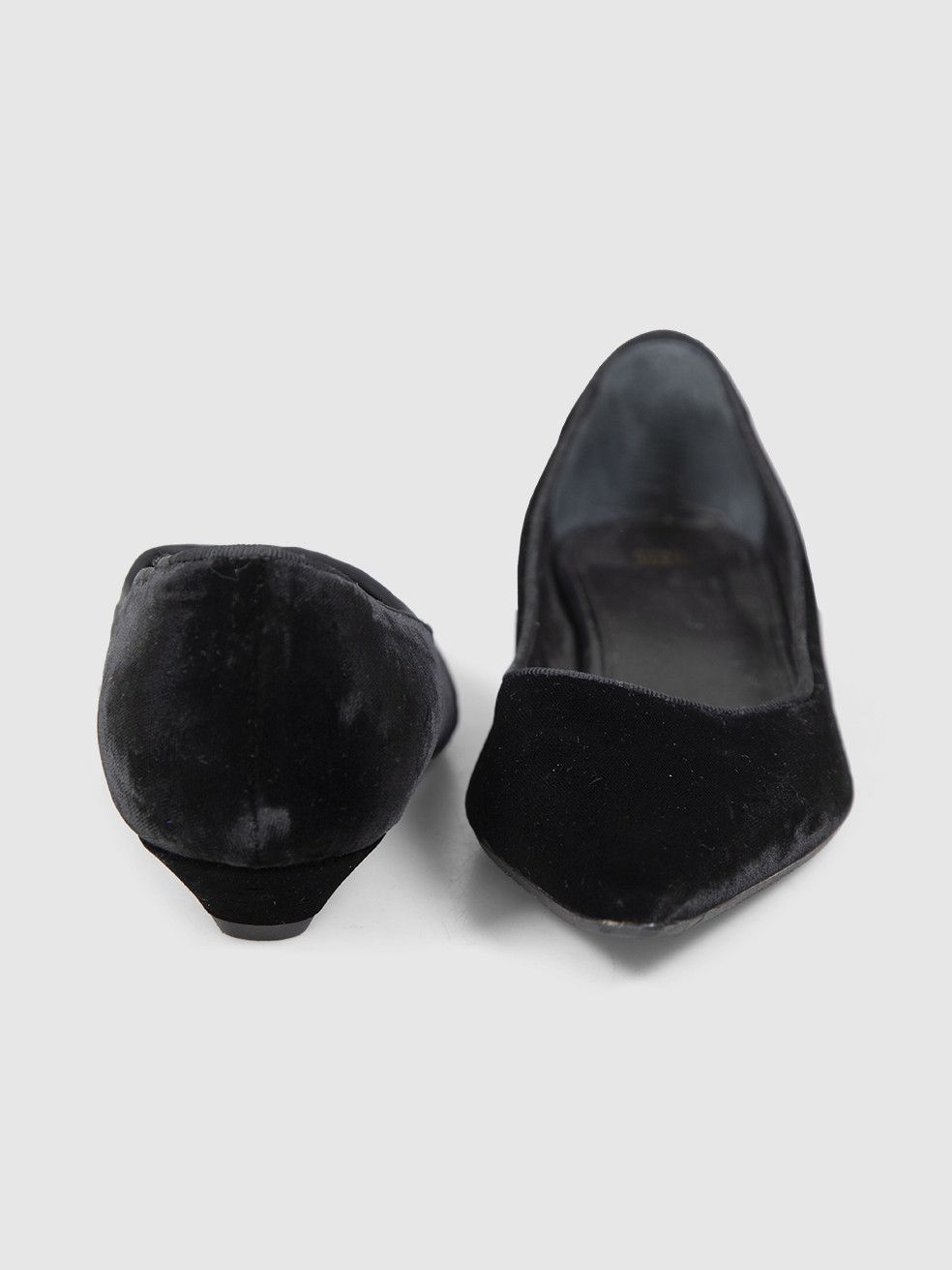Toteme Black Velvet Kitten Heel Pumps Size US 8 / IT 38 - 3 Thumbnail