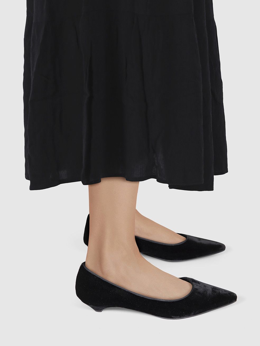 Toteme Black Velvet Kitten Heel Pumps Size US 8 / IT 38 - 2 Thumbnail