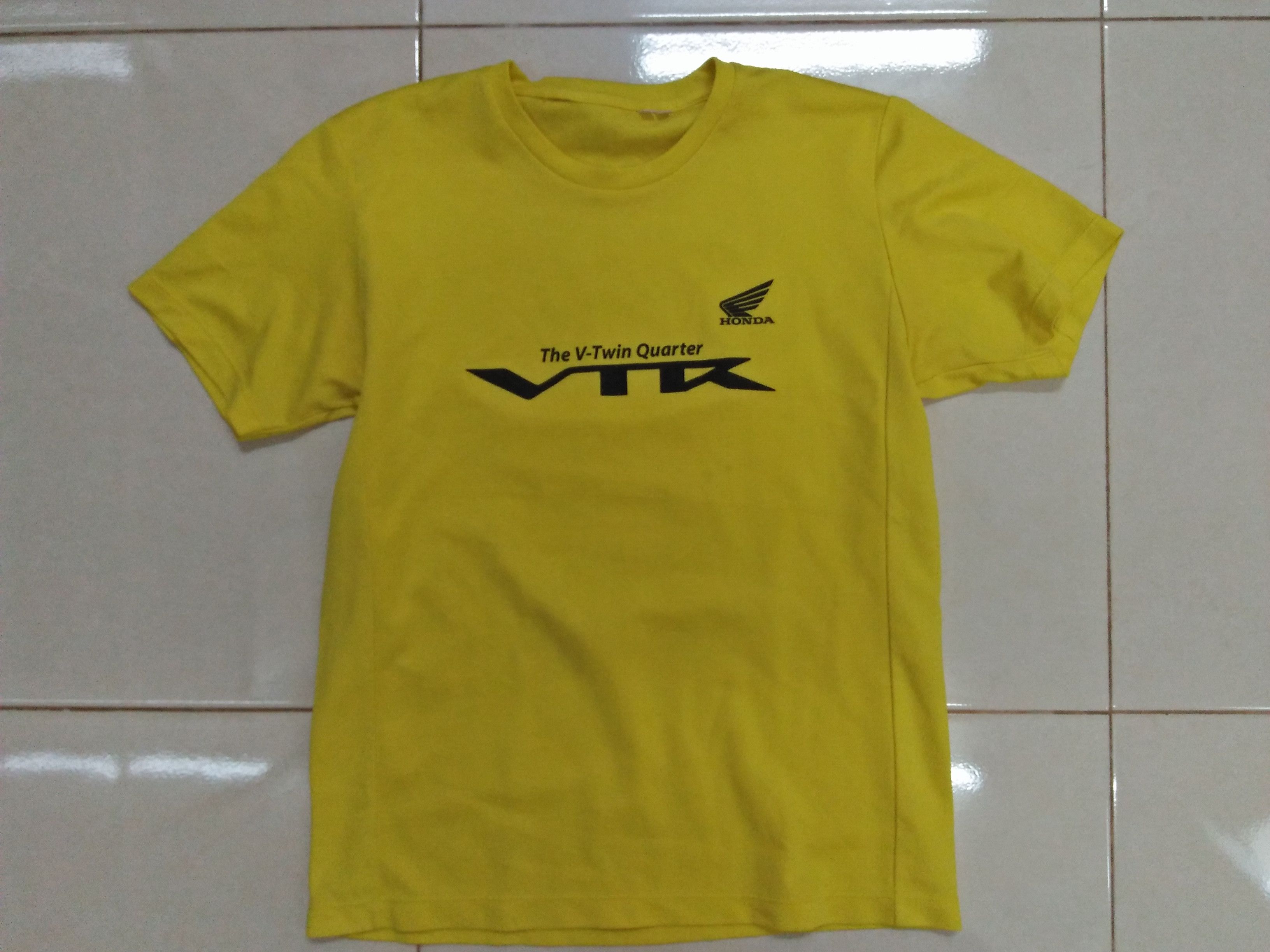 Honda × Uniqlo HONDA VTR X UT Uniqlo Firestrom Super Hawk The V-Twin Tee Size US M / EU 48-50 / 2 - 3 Thumbnail