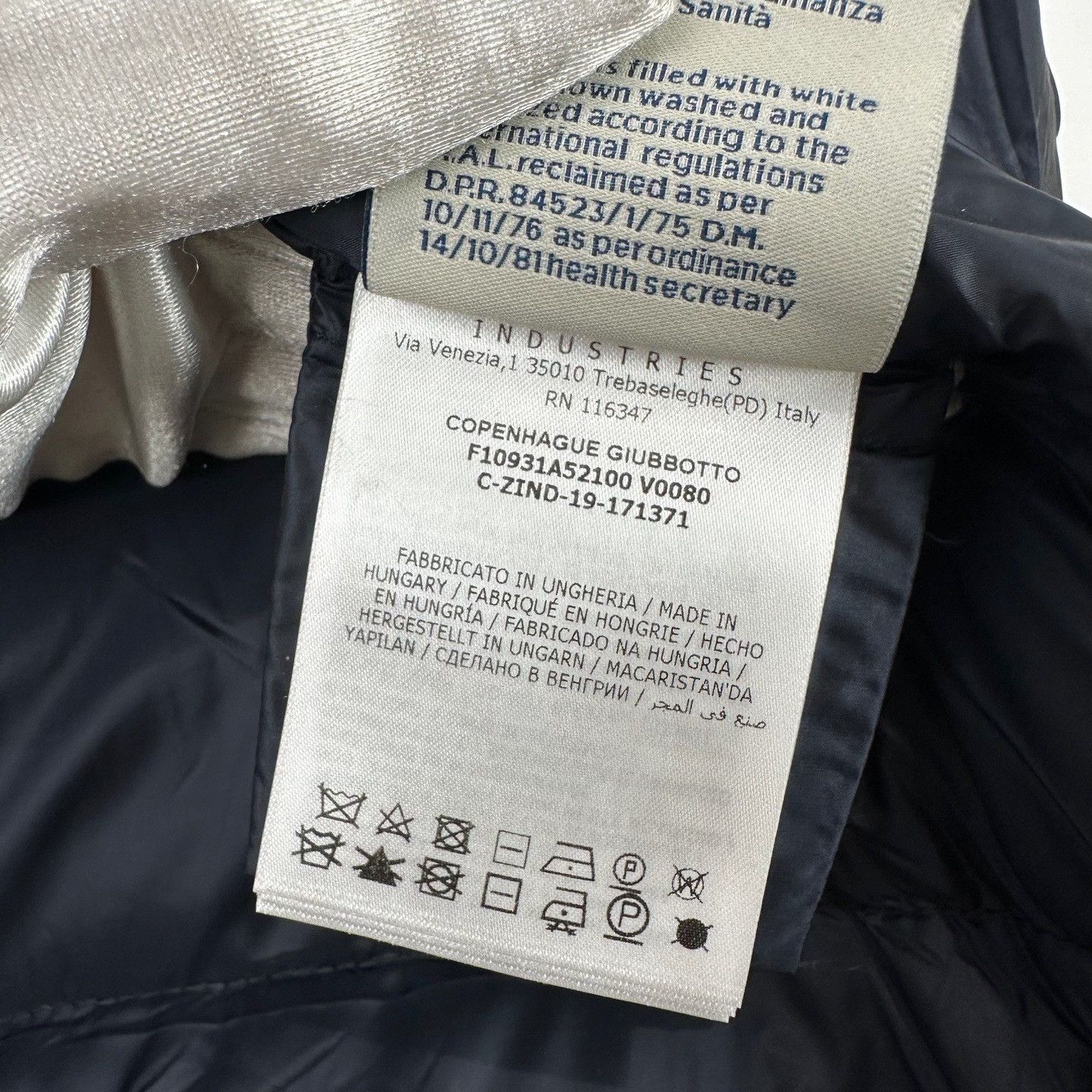 Moncler Moncler Corduroy Stand Collar Down Jacket 1 Size US S / EU 44-46 / 1 - 8 Thumbnail