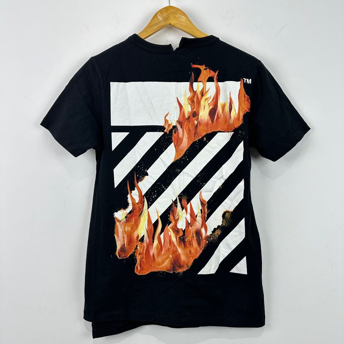 Off-White Off-White Fire Hands Graphic T-Shirt XS Size US XS / EU 42 / 0 - 3 Thumbnail