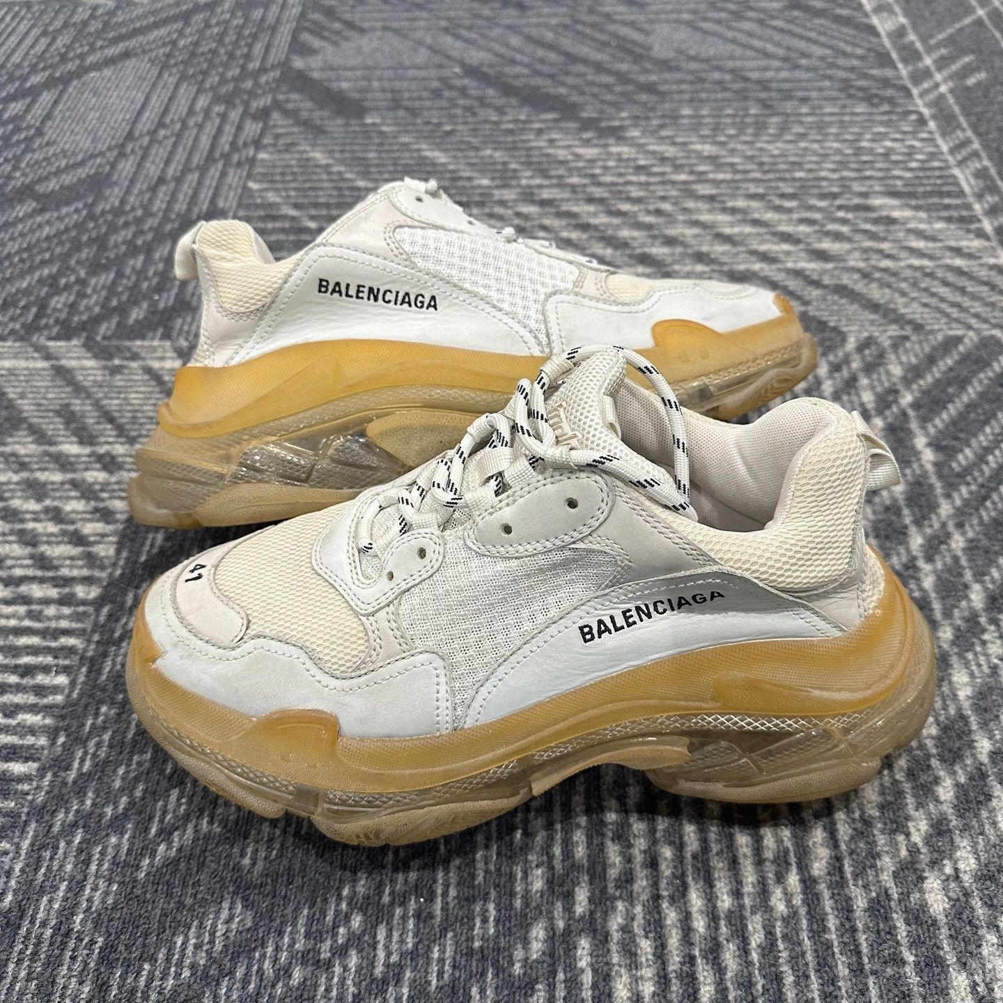 Balenciaga Balenciaga Triple S Clear Sole Sneakers Size 41 Size US 8 / EU 41 - 5 Thumbnail