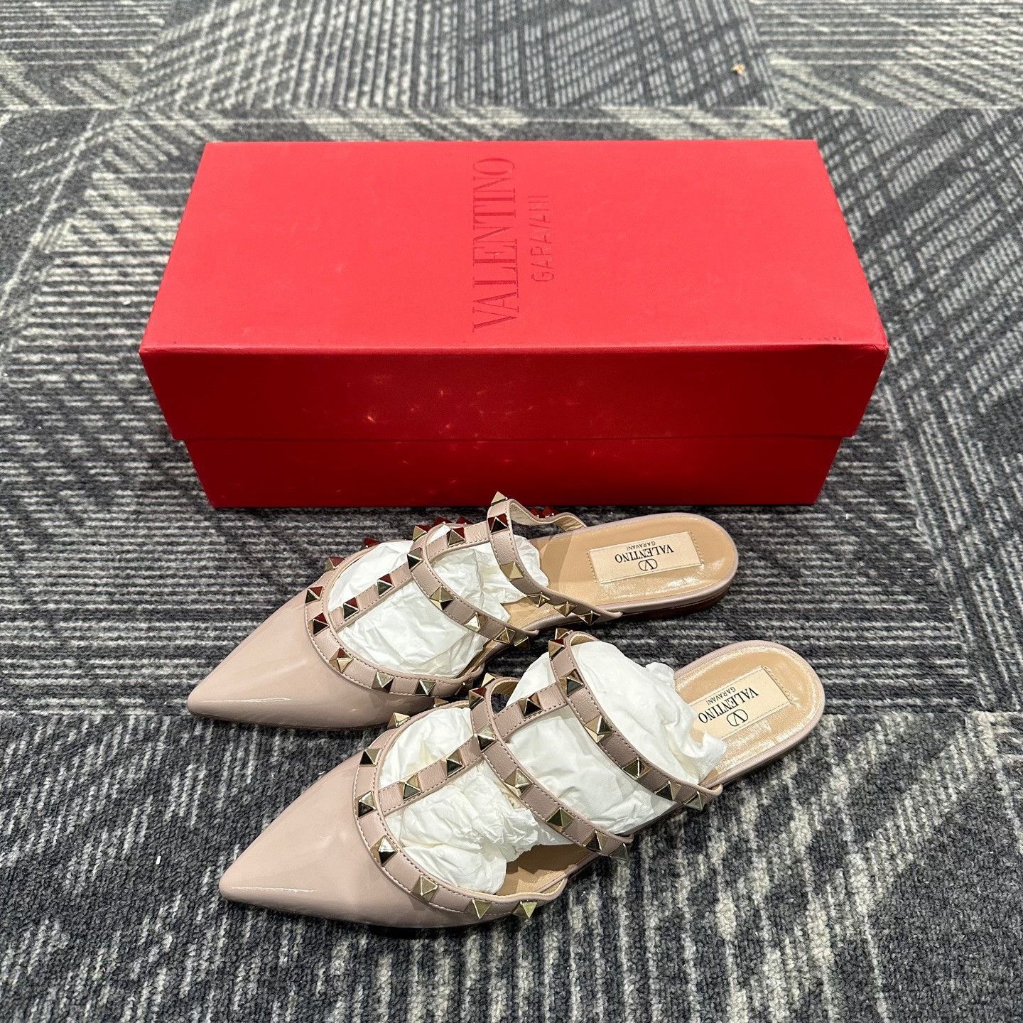 Valentino Valentino Rockstud Patent Leather Mules 36.5 Size US 6.5 / IT 36.5 - 2 Thumbnail