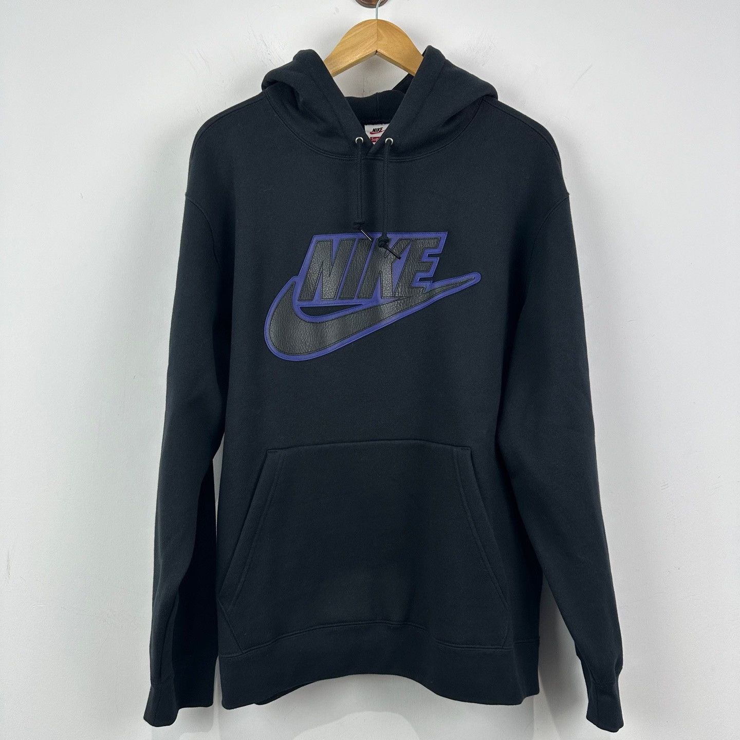 Nike × Supreme Nike x Supreme Leather Logo Hoodie Size L Size US L / EU 52-54 / 3 - 2 Thumbnail