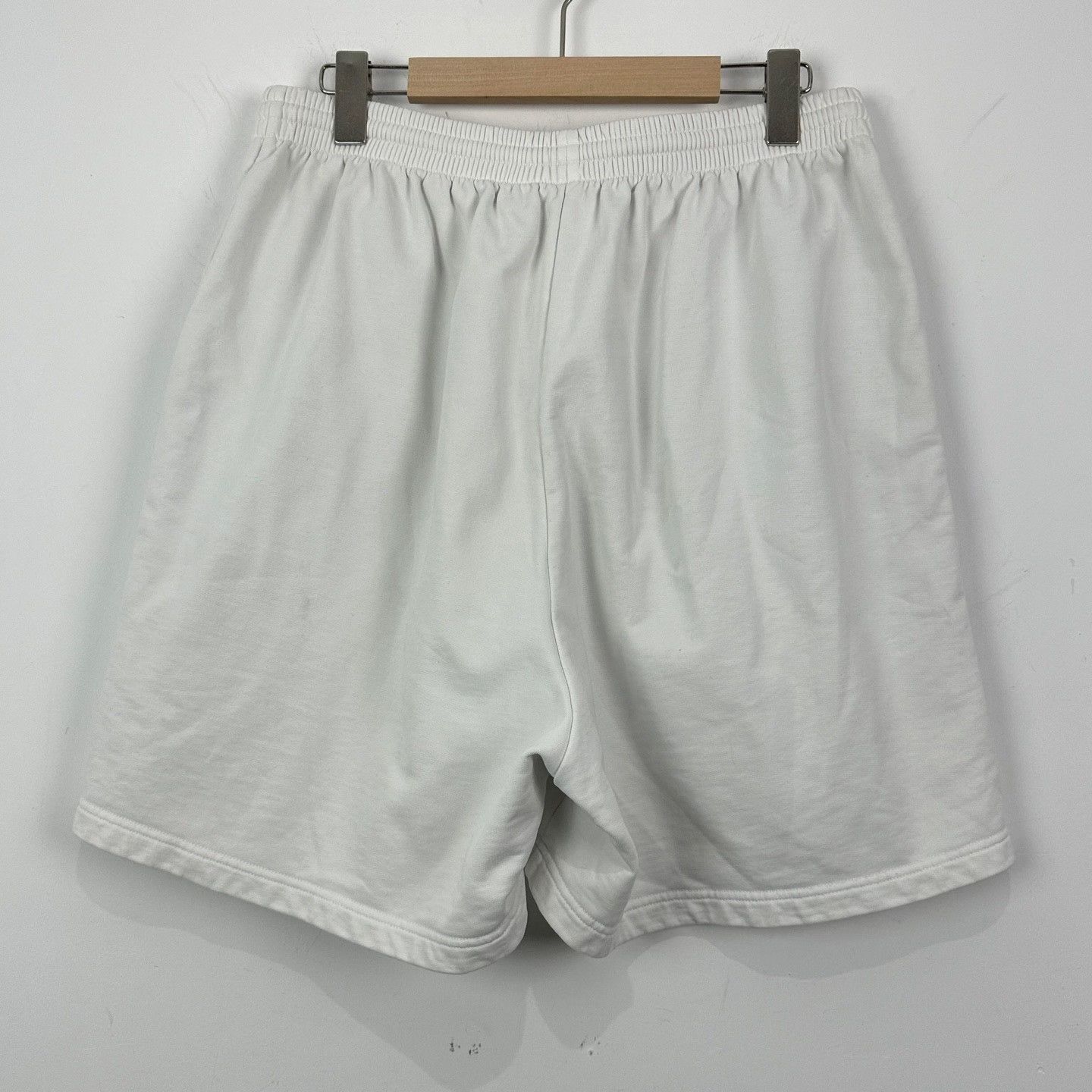 Balenciaga Balenciaga Angel Crest Logo Sweat Shorts Size M Size US 32 / EU 48 - 3 Thumbnail