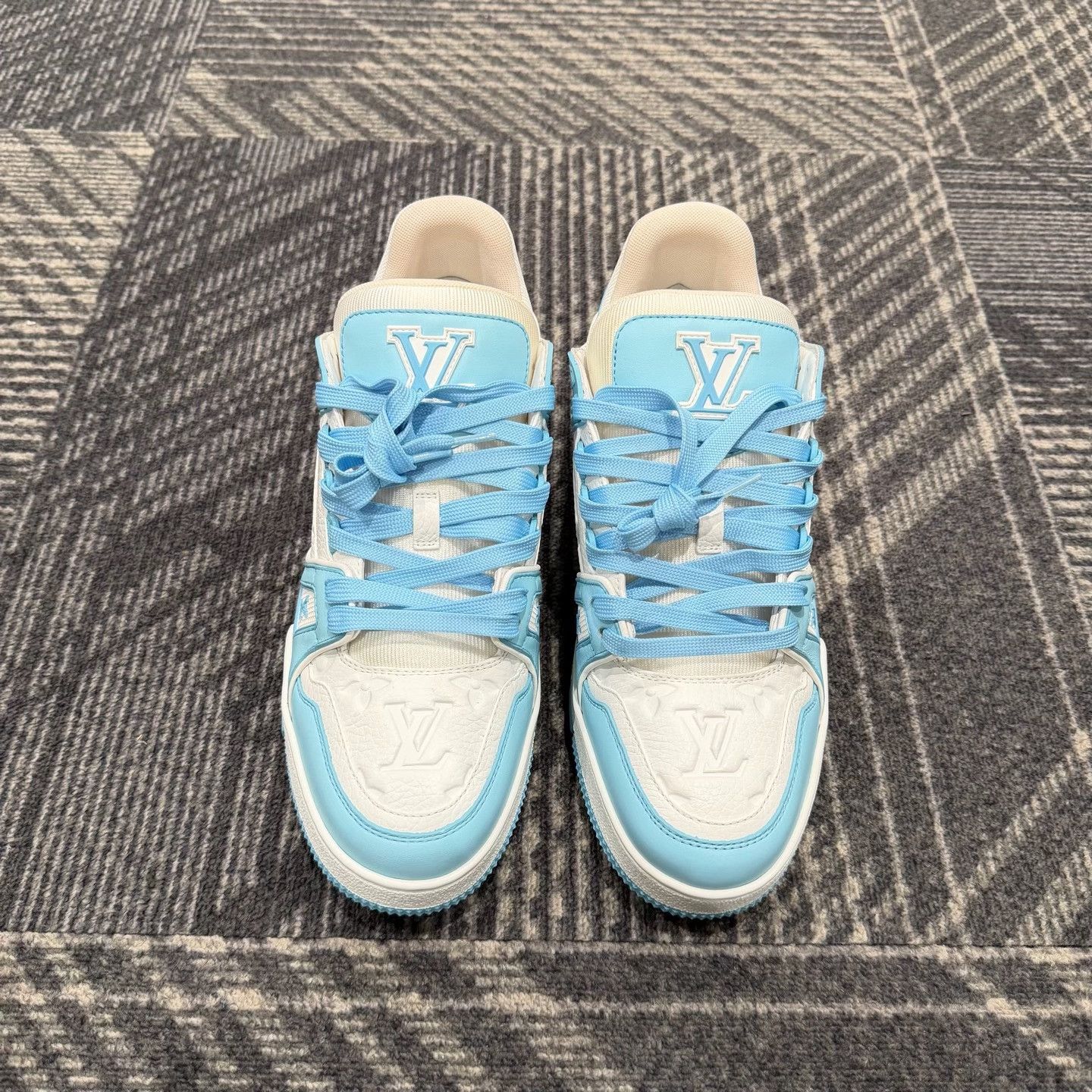 Louis Vuitton Louis Vuitton Monogram Embossed Trainer Sneakers 7.5 Size US 8.5 / EU 41-42 - 3 Thumbnail