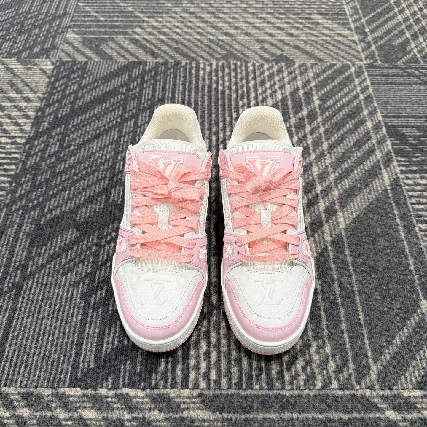 Louis Vuitton Louis Vuitton Pink Leather Trainer Sneakers 3.5 Size US 6 / IT 36 - 3 Thumbnail