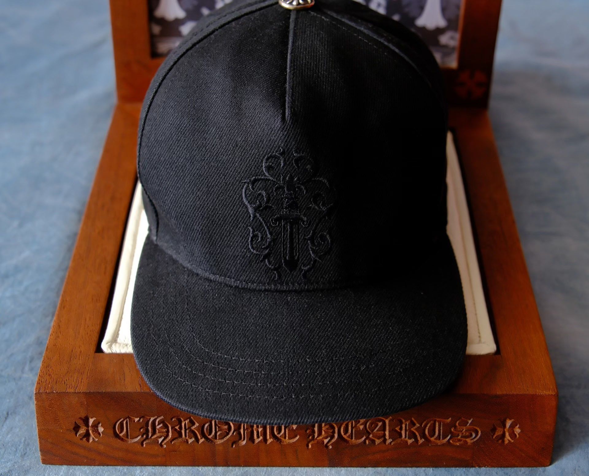 Chrome Hearts Chrome Hearts Embroidered Dagger Snapback Hat ONE SIZE Size ONE SIZE - 2 Thumbnail